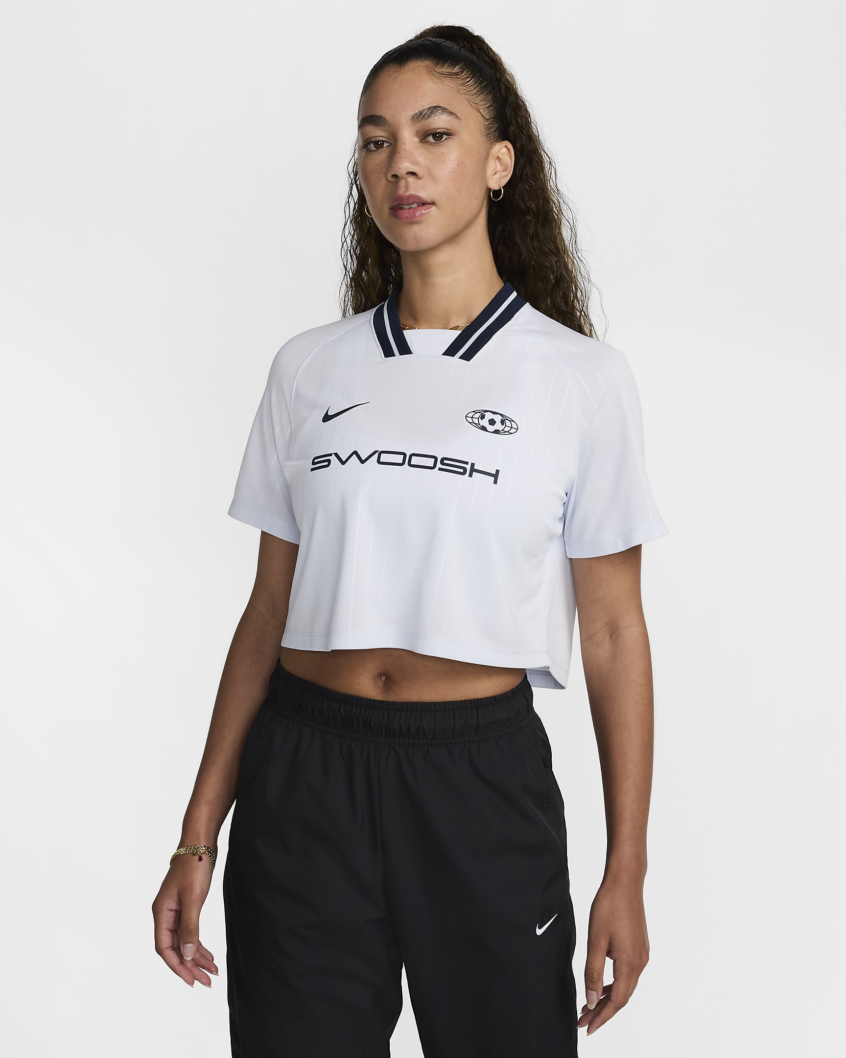 Nike Sportswear Women's Short-Sleeve Crop Top - Football Grey