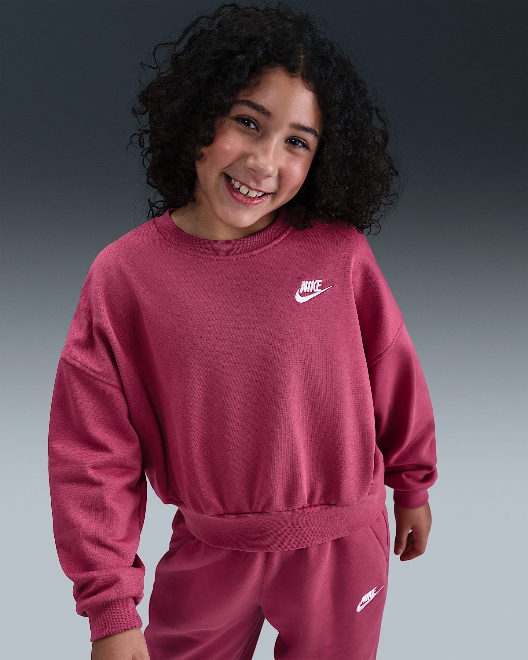 Nike Sportswear Club Fleece Older Kids' Boxy Sweatshirt - Sweet Beet/White