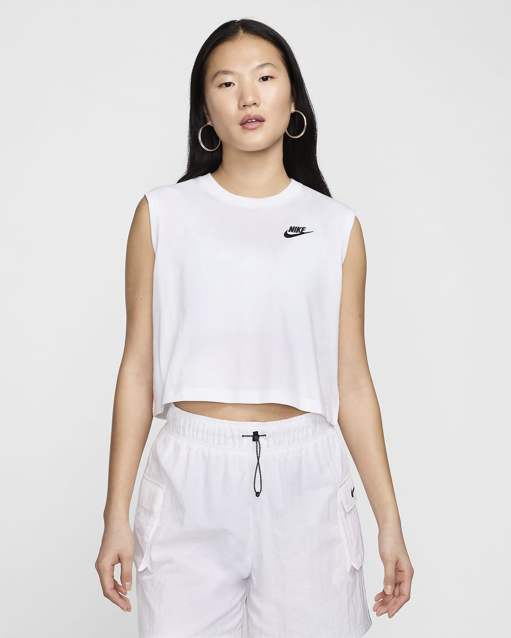 เสื้อเอวลอยแขนกุดผู้หญิง Nike Sportswear Club - ขาว/ดำ