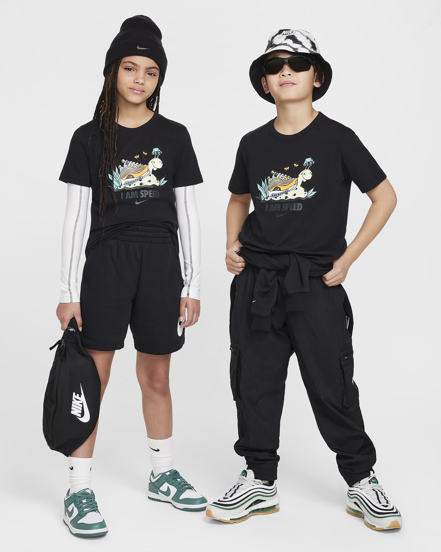 Nike Sportswear 大童 T 恤 - 黑色