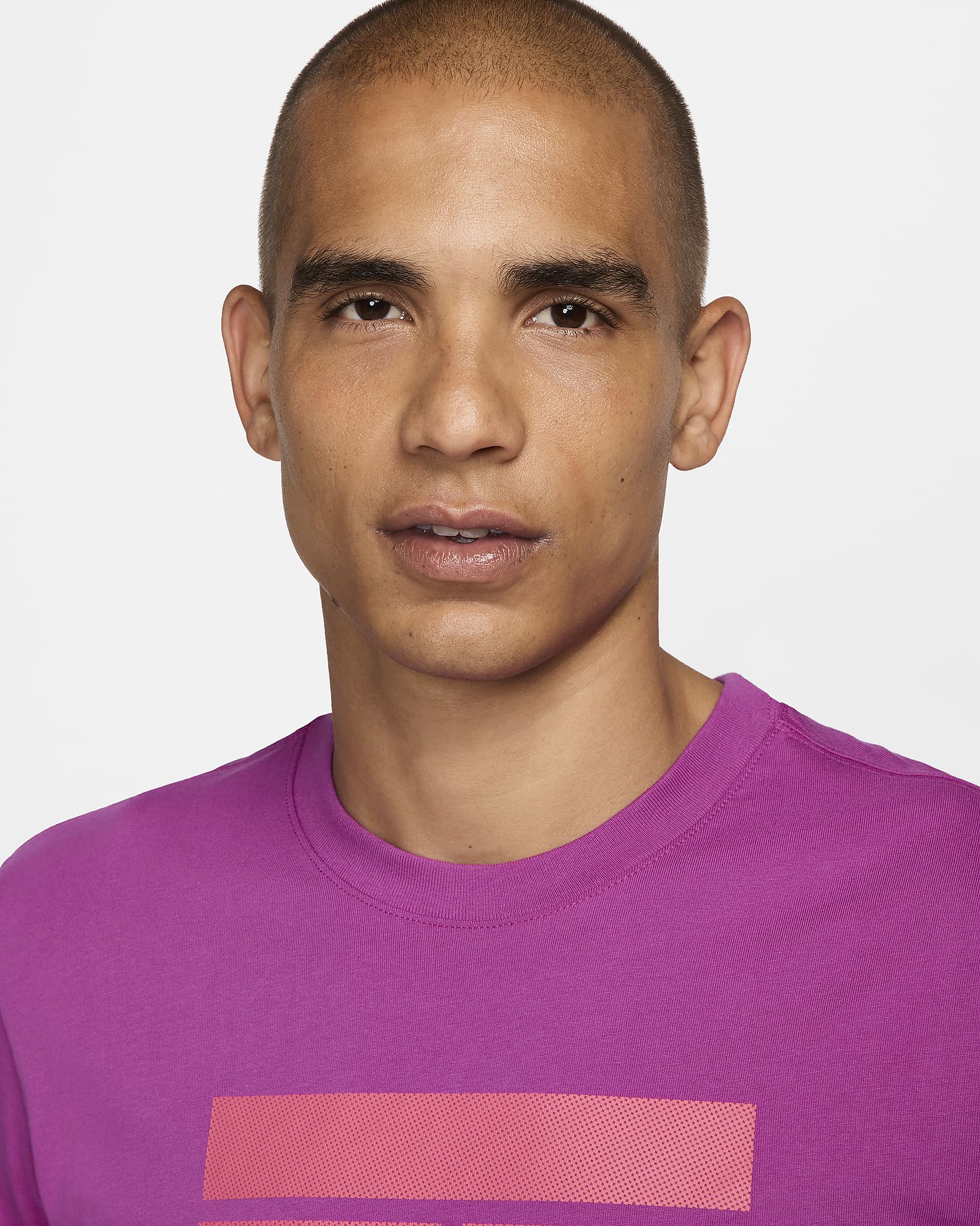 NikeCourt Men's Tennis T-Shirt - Hot Fuchsia