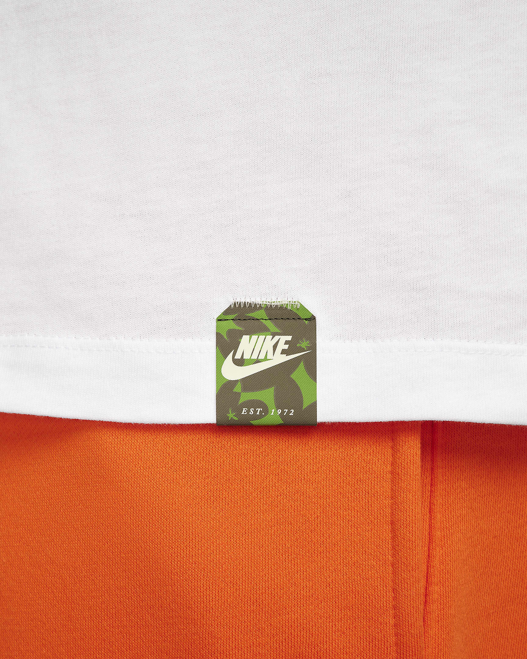 Playera de manga larga Nike Sportswear Club.