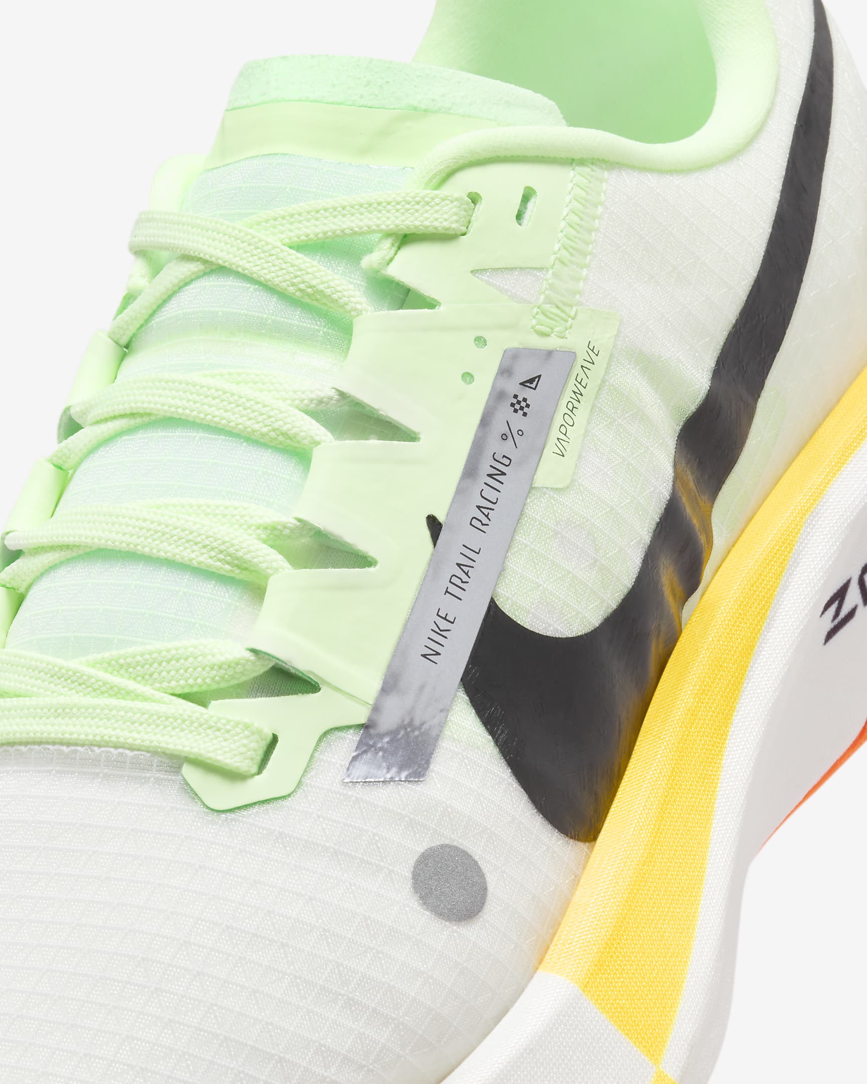 Nike Ultrafly konkurransesko for terreng til dame - Summit White/Vapor Green/Laser Orange/Svart