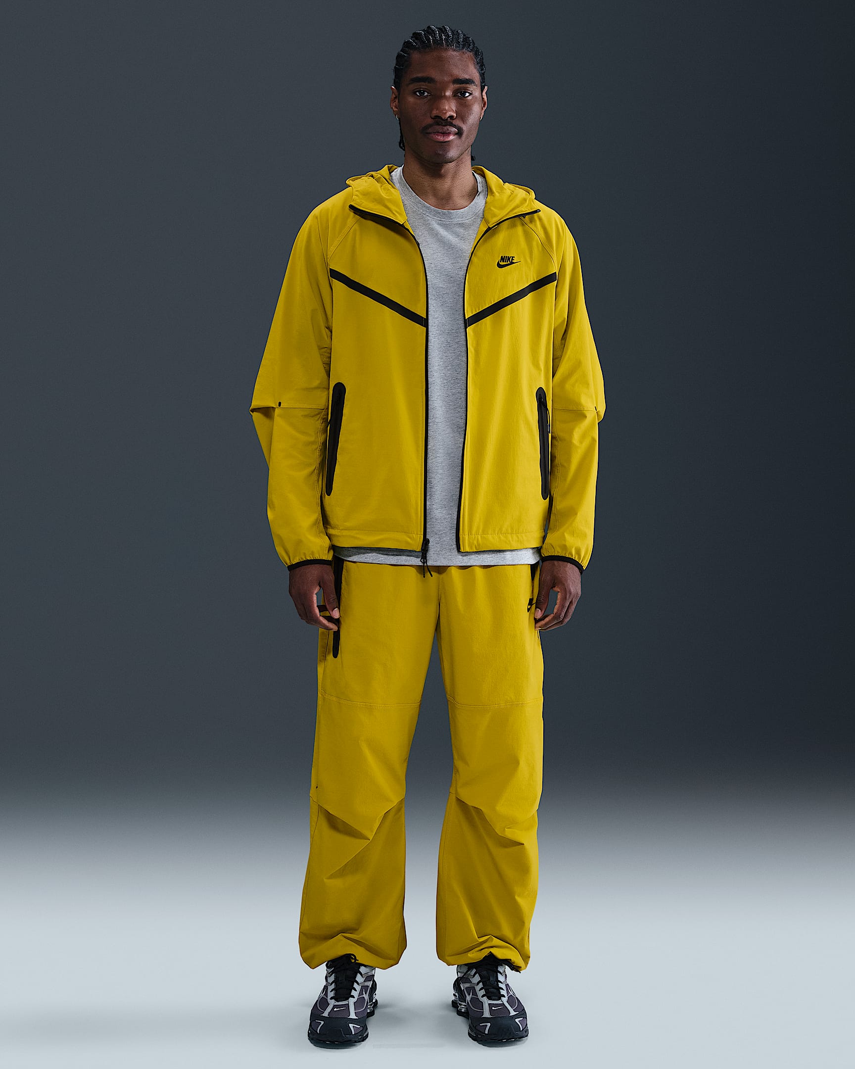 Pants de tejido Woven oversized para hombre Nike Tech - Limón brillante/Limón brillante/Negro
