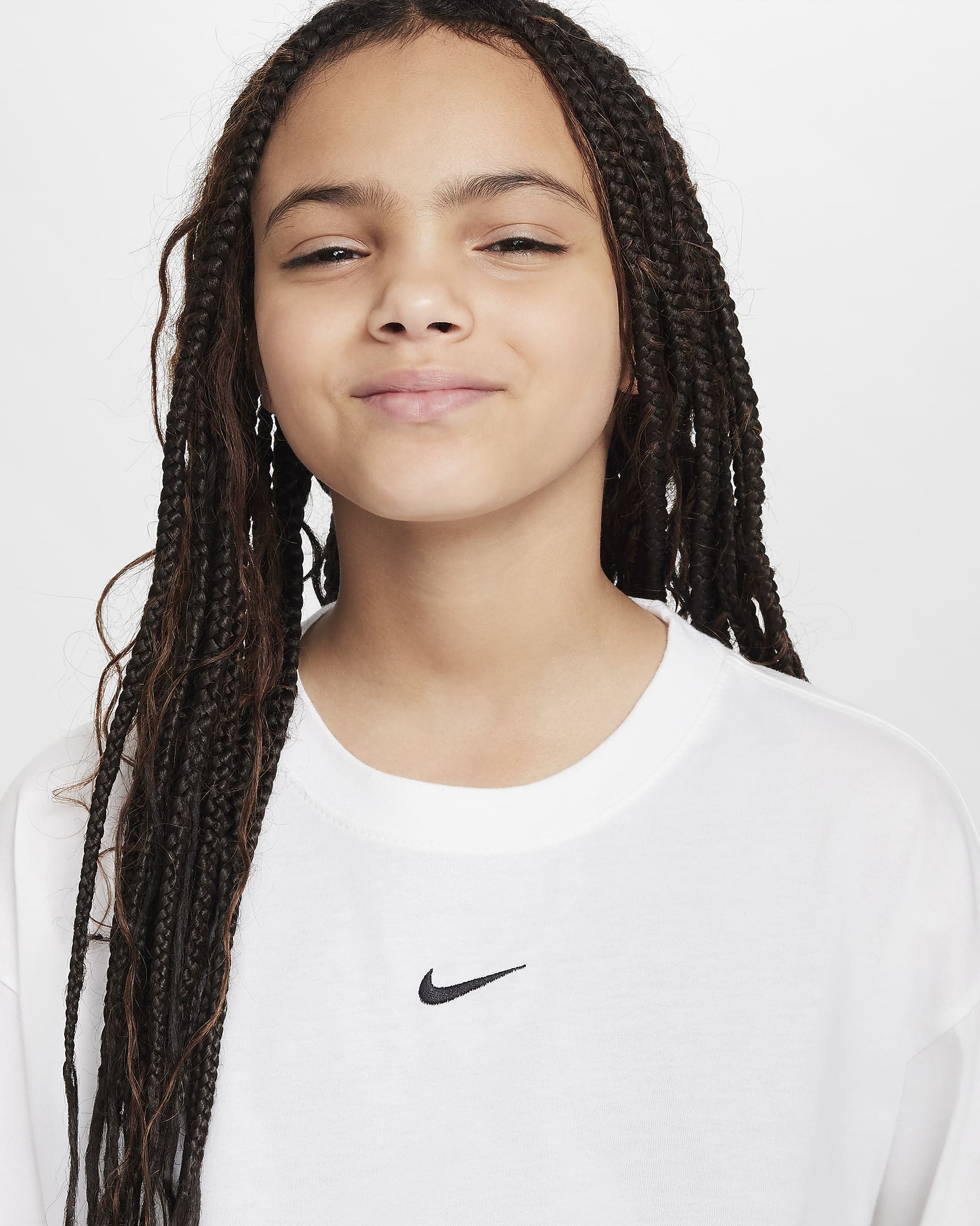 Playera de manga larga para niña talla grande Nike Sportswear Essential - Blanco