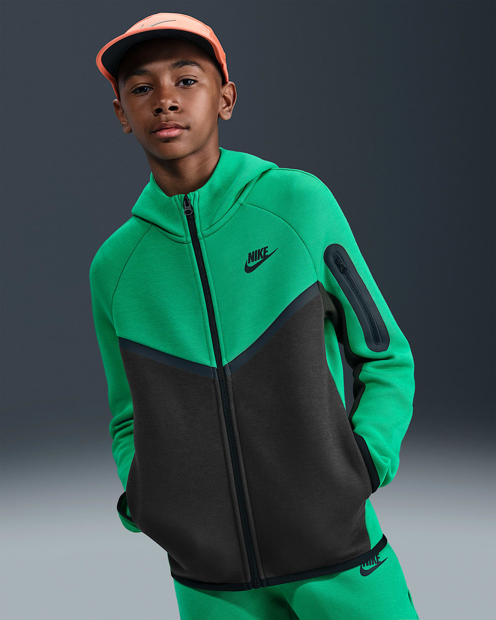 Nike Sportswear Tech Fleece Big Kids' Full-Zip Hoodie - Stadium Green/Sequoia/Black/Black