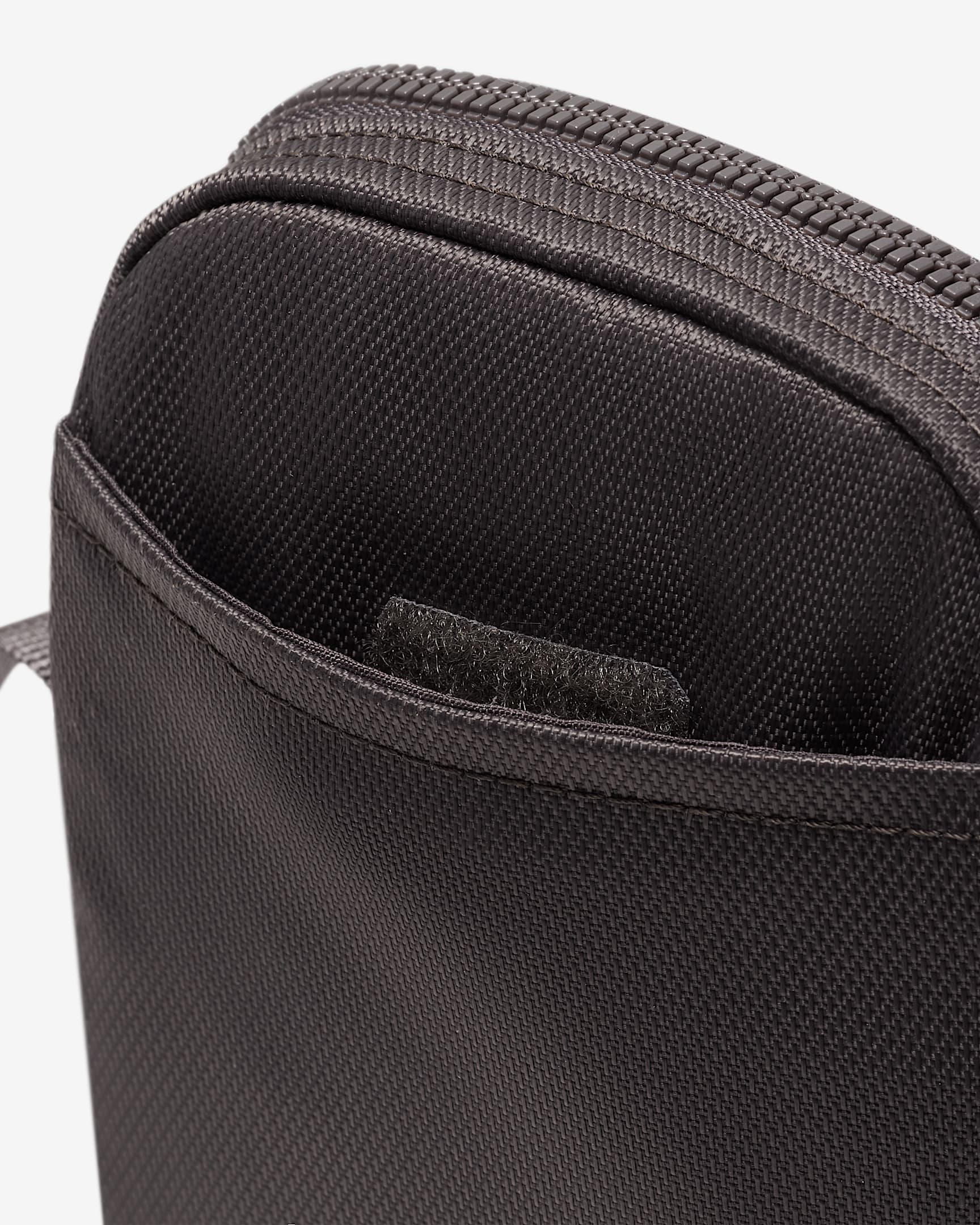 Nike Heritage CrossBody Bag (Small, 1L). Nike PH