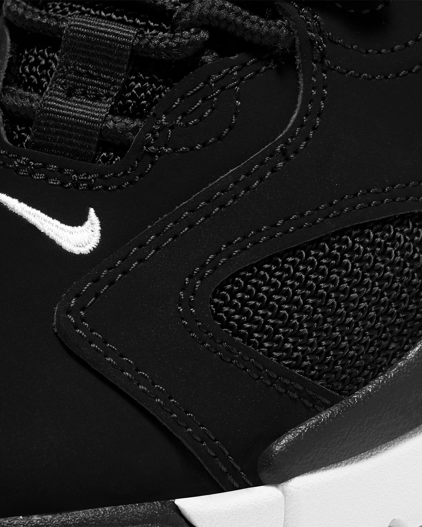 Nike Air Barrage Low Older Kids' Shoe. Nike UK