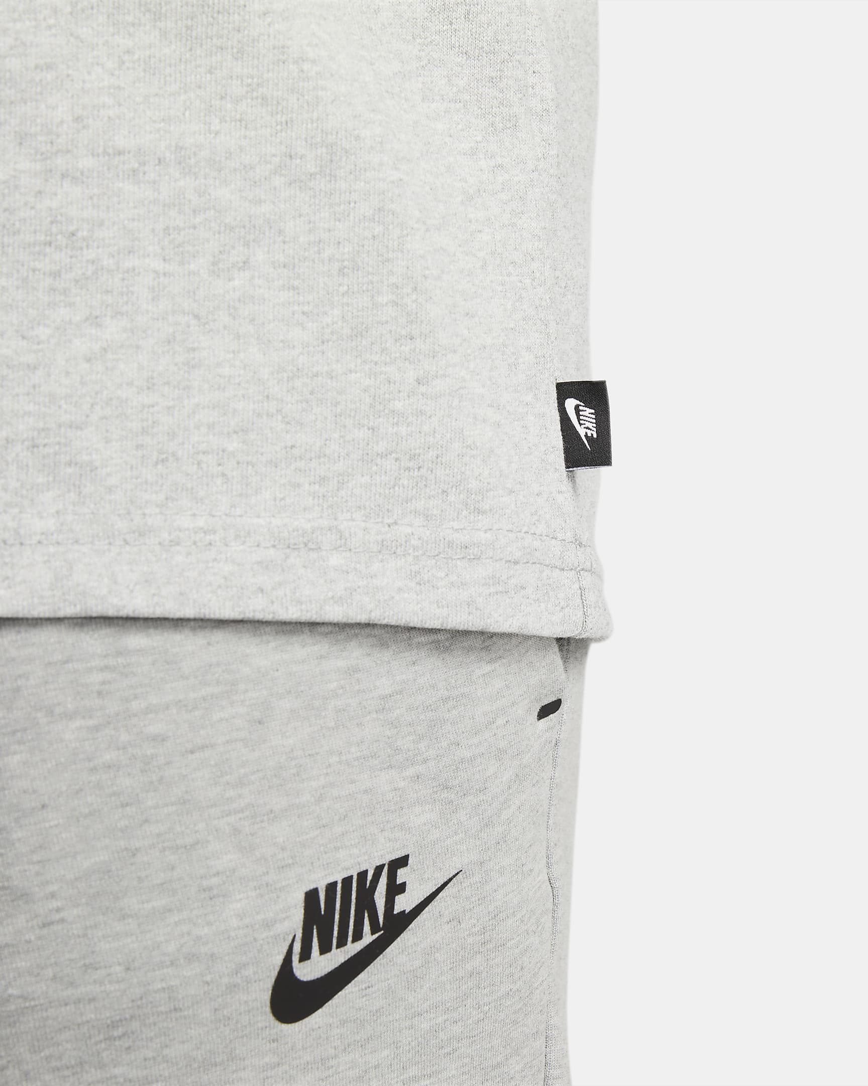 Nike Sportswear Premium Essentials T-shirt voor heren - Dark Grey Heather