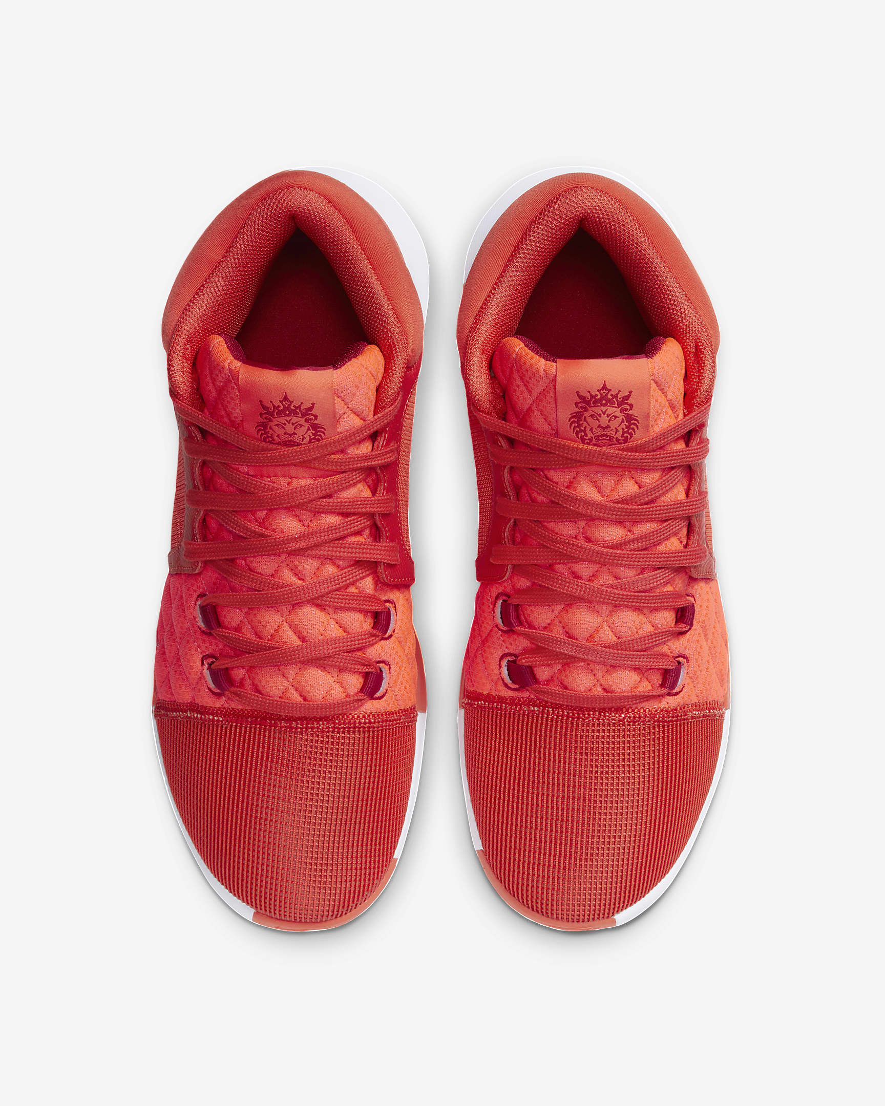LeBron Witness 8 EP 籃球鞋。Nike TW