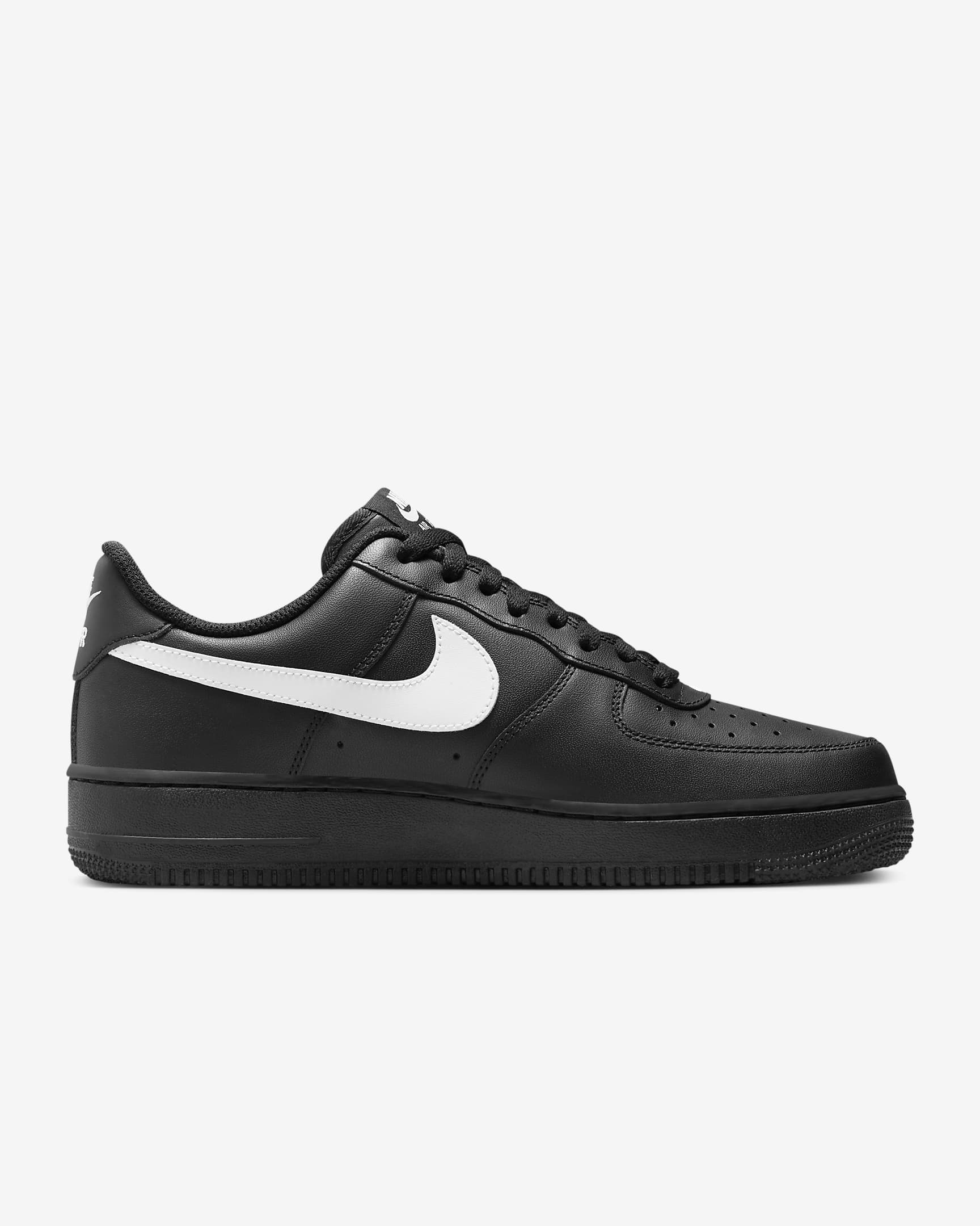 Nike Air Force 1 '07 男鞋 - 黑色/黑色/白色