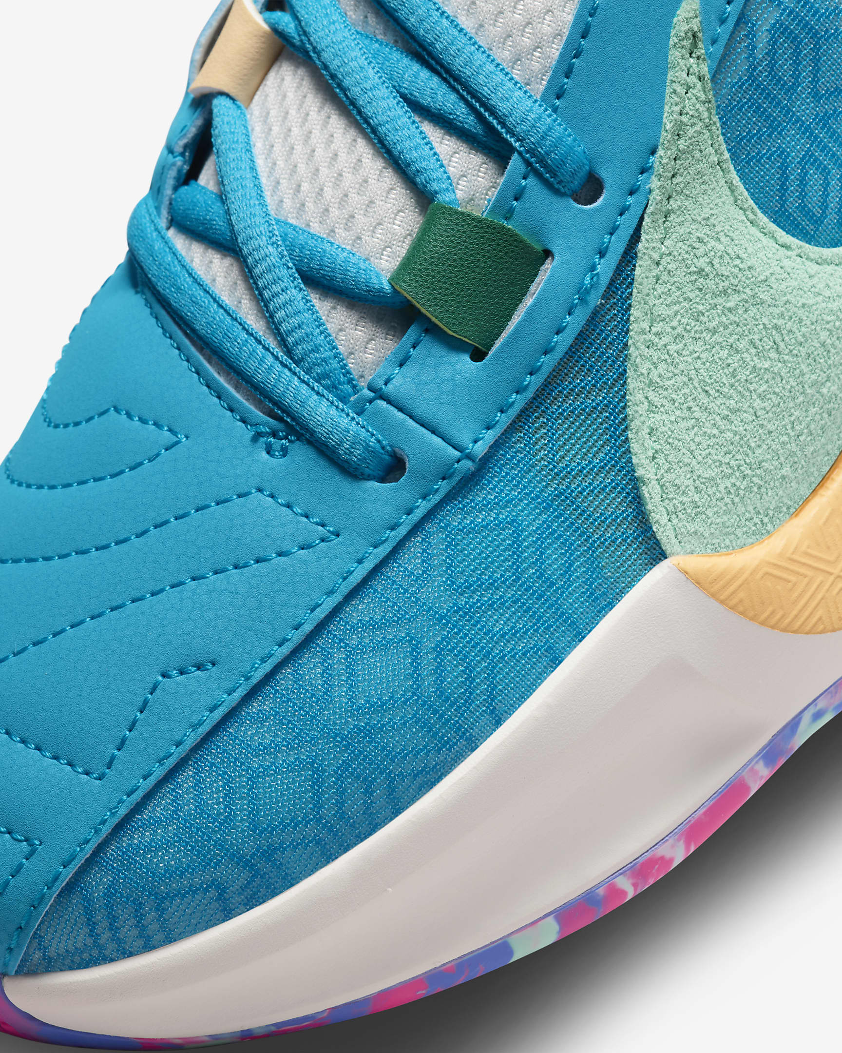 Giannis Freak 5 basketbalschoenen. Nike BE