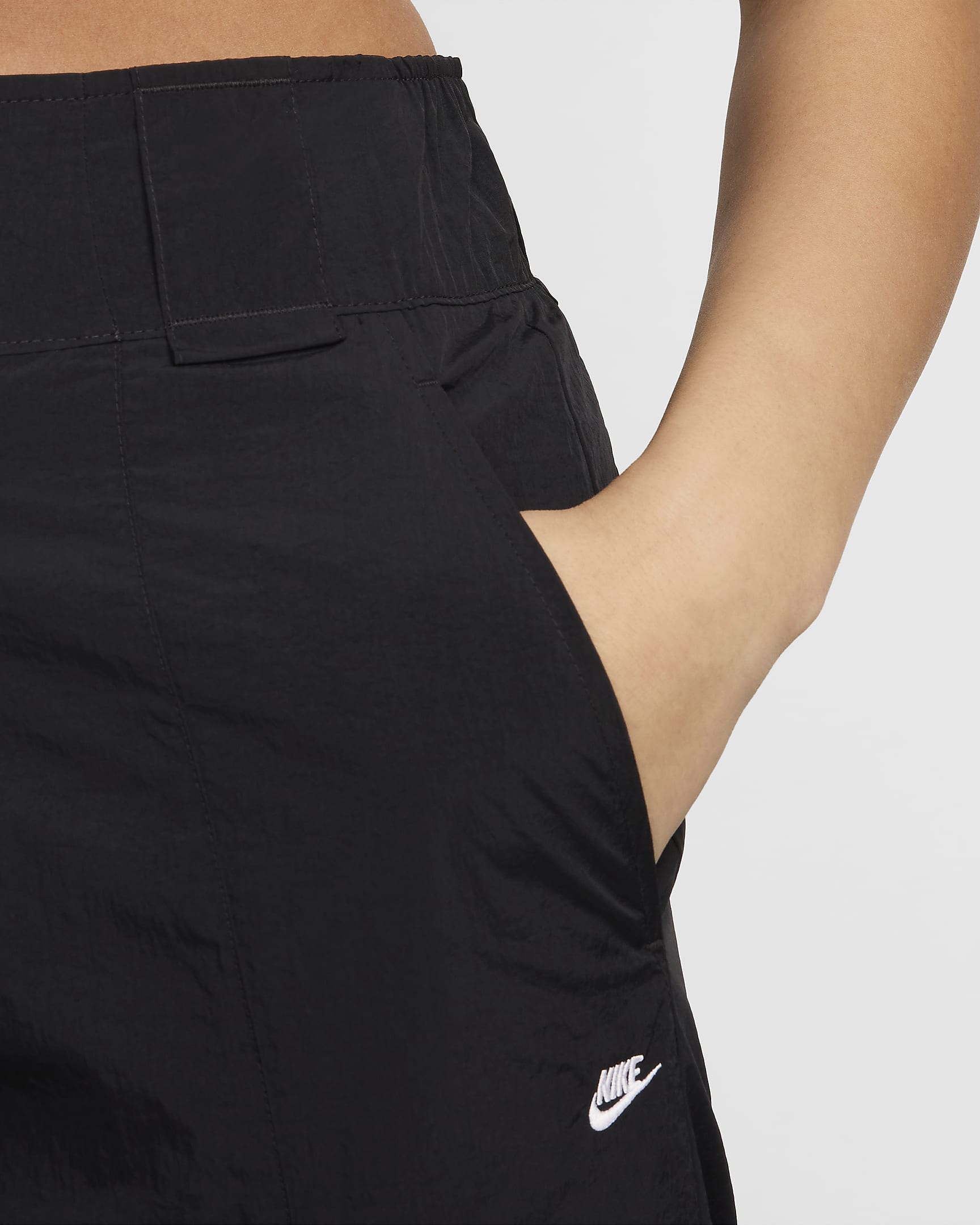 Nike Sportswear Women's High-Waisted Woven Cargo Trousers - Black/White