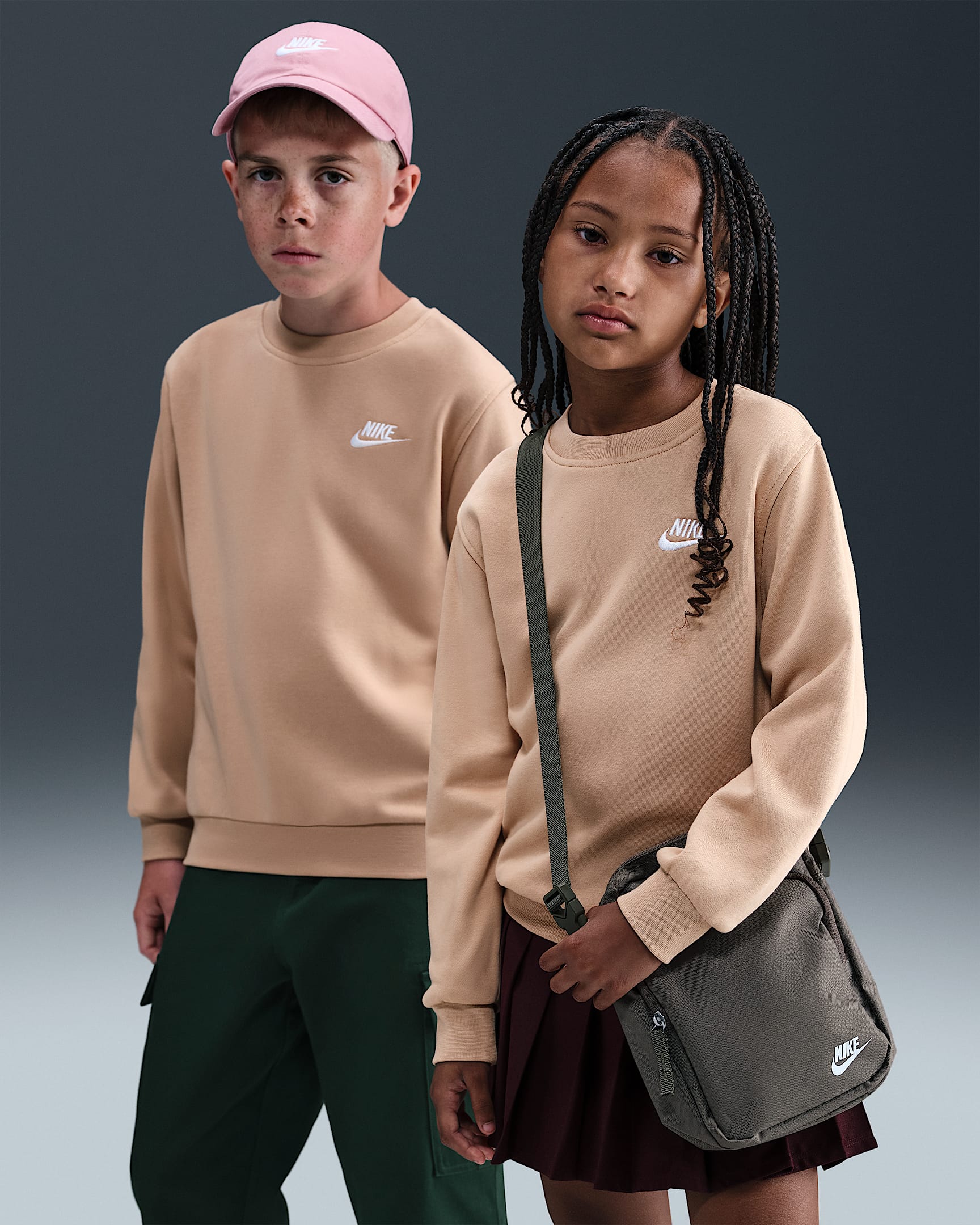 Nike Sportswear Club Fleece Older Kids' Crew-Neck Sweatshirt - Hemp/White