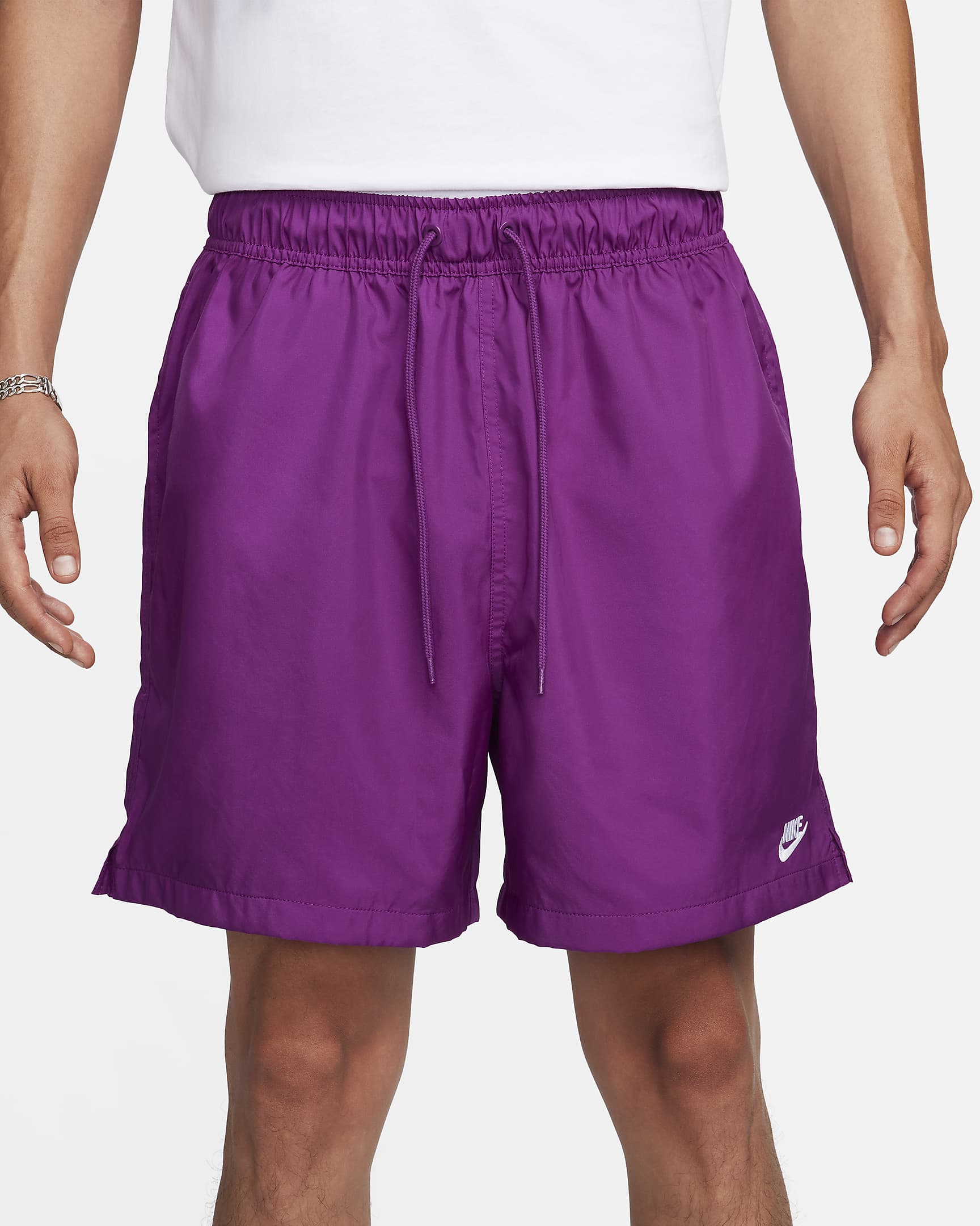 Nike Club Pantalón corto Flow de tejido Woven - Hombre - Viotech/Blanco