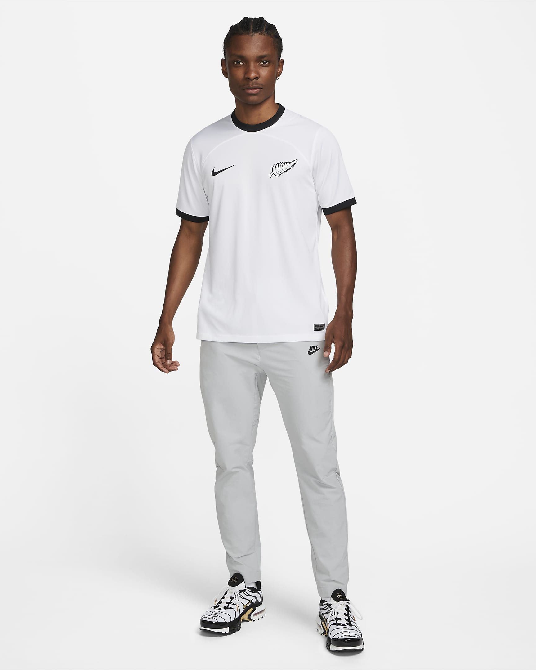 New Zealand 2022/23 Stadium Home Men's Nike Dri-FIT Football Shirt. Nike LU