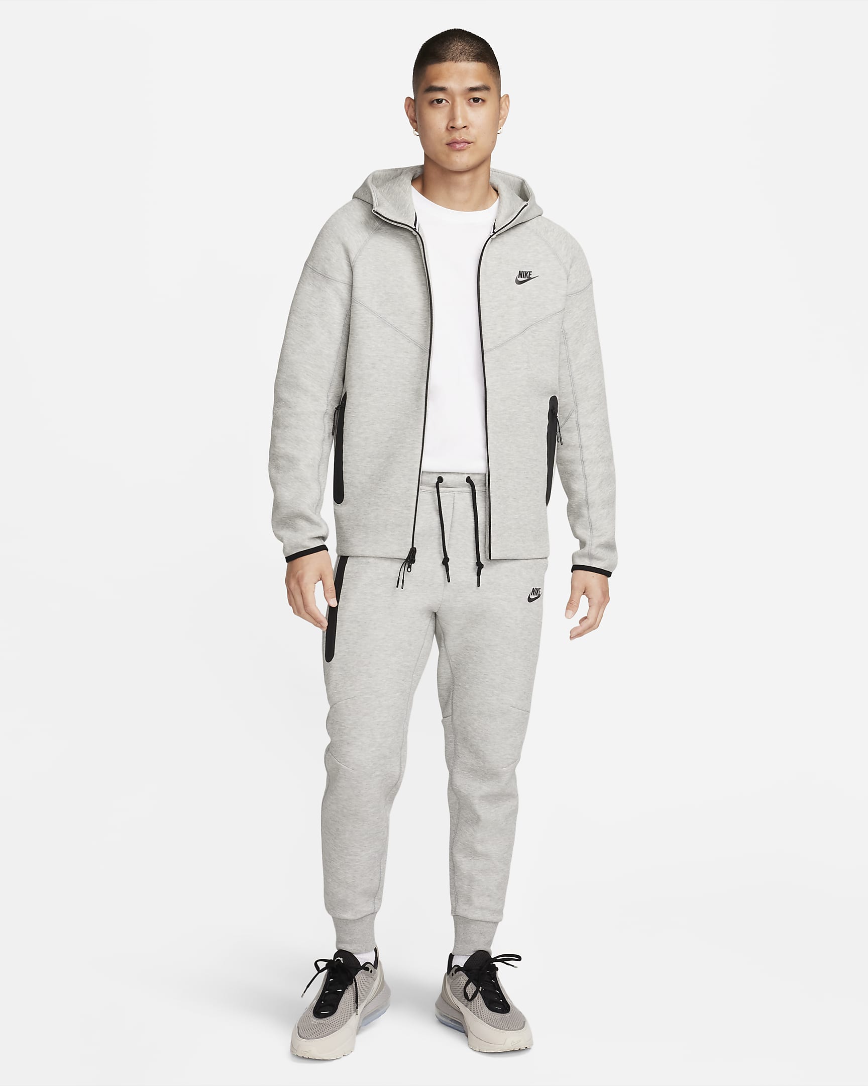 Nike Sportswear Tech Fleece Men's Slim Fit Joggers. Nike JP