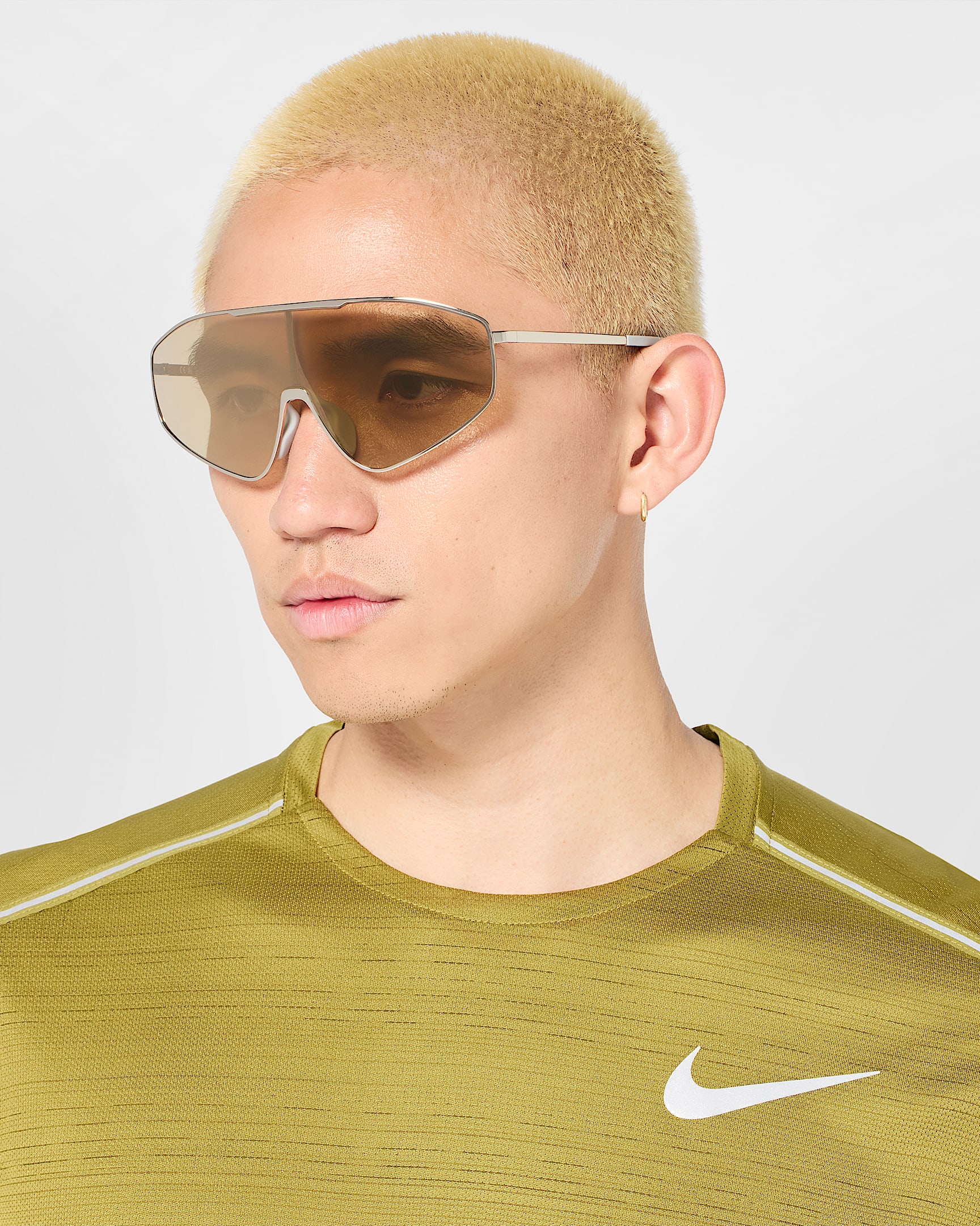 Nike Echo Shield 2 zonnebril met spiegeleffect - Silver/Alabaster
