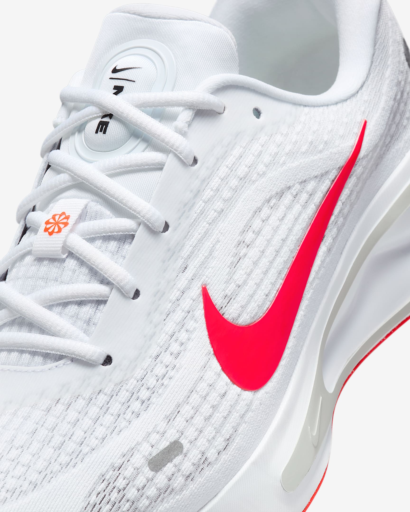 Chaussures de running sur route Nike Journey Run pour homme - Blanc/Wolf Grey/Pure Platinum/Bright Crimson