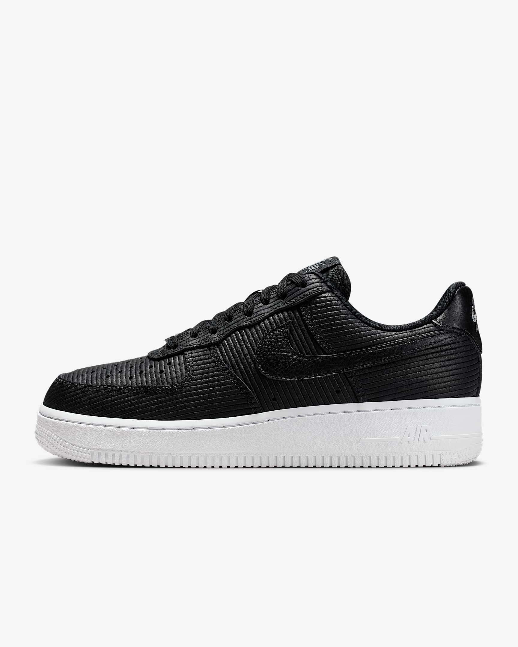 Tenis para mujer Nike Air Force 1 '07 - Negro/Gris humo/Plata metalizado/Negro