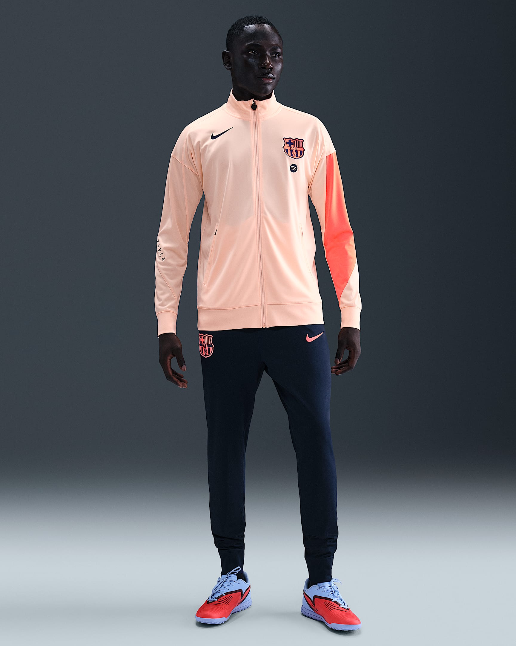 3e survêtement de foot en maille Nike Dri-FIT Total 90 FC Barcelona Strike pour homme - Crimson Tint/Midnight Navy/Bright Mango/Midnight Navy