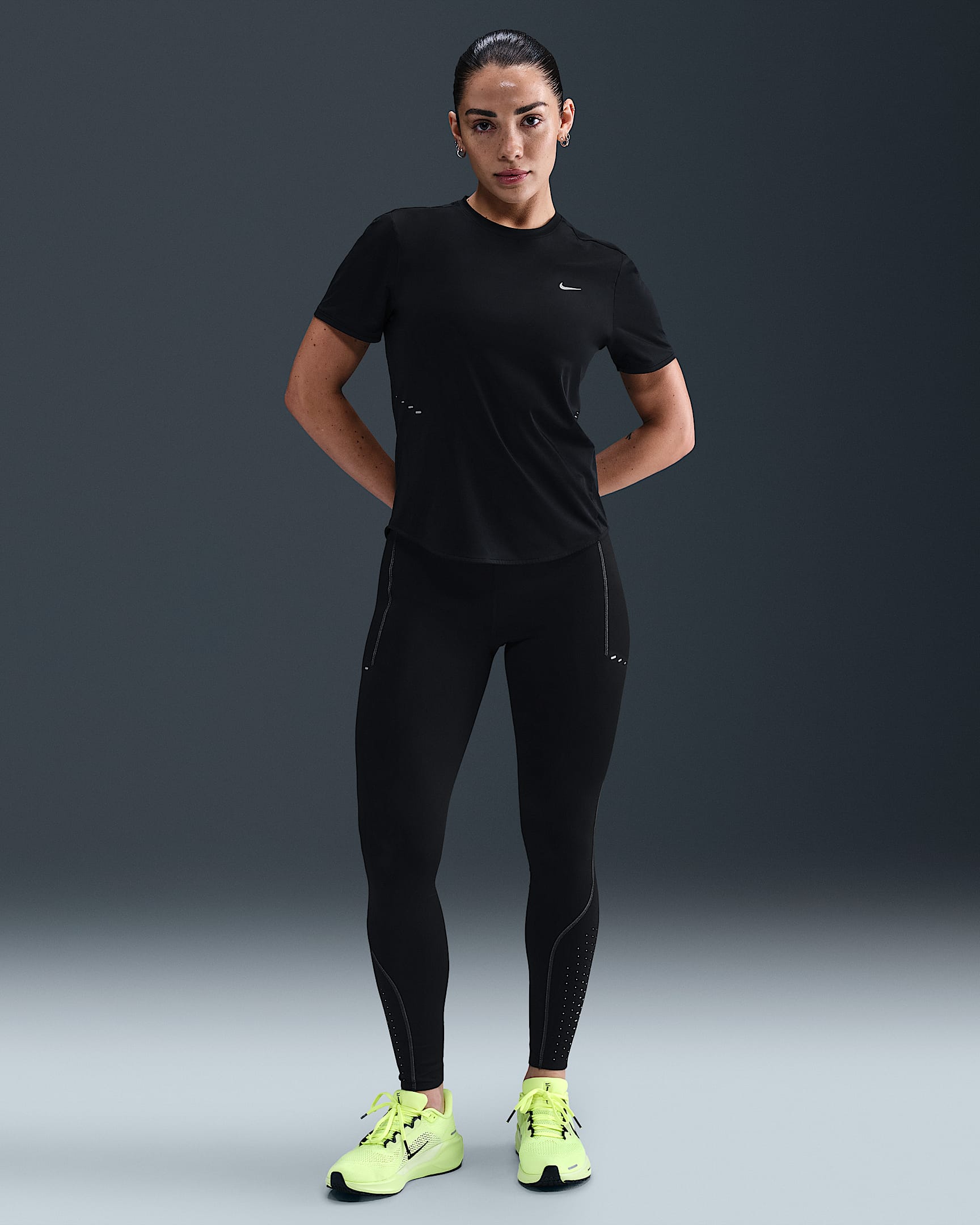 Leggings da running a 7/8 a vita alta con dettagli dal design rifrangente Nike Swift – Donna - Nero/Dark Smoke Grey