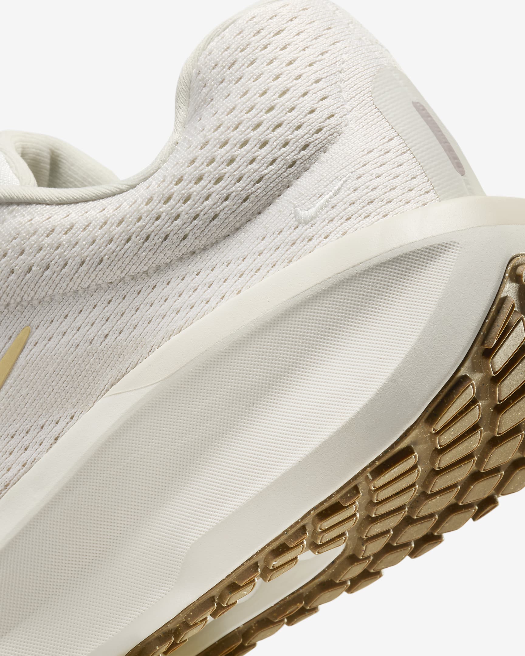 Nike Winflo 11 hardloopschoenen voor dames (straat) - Phantom/Light Orewood Brown/Coconut Milk/Metallic Gold