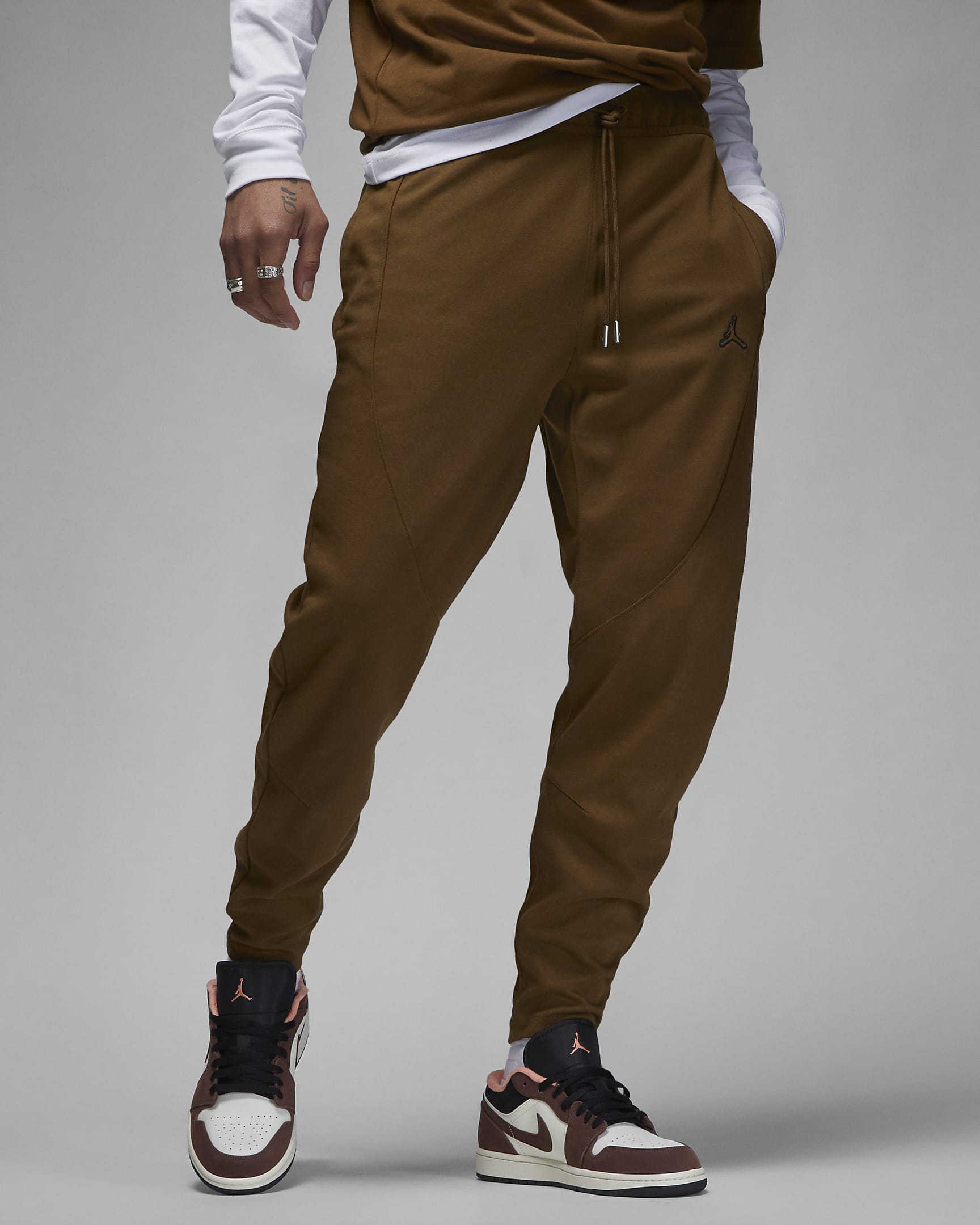 Jordan Essentials Men's WarmUp Trousers. Nike CZ