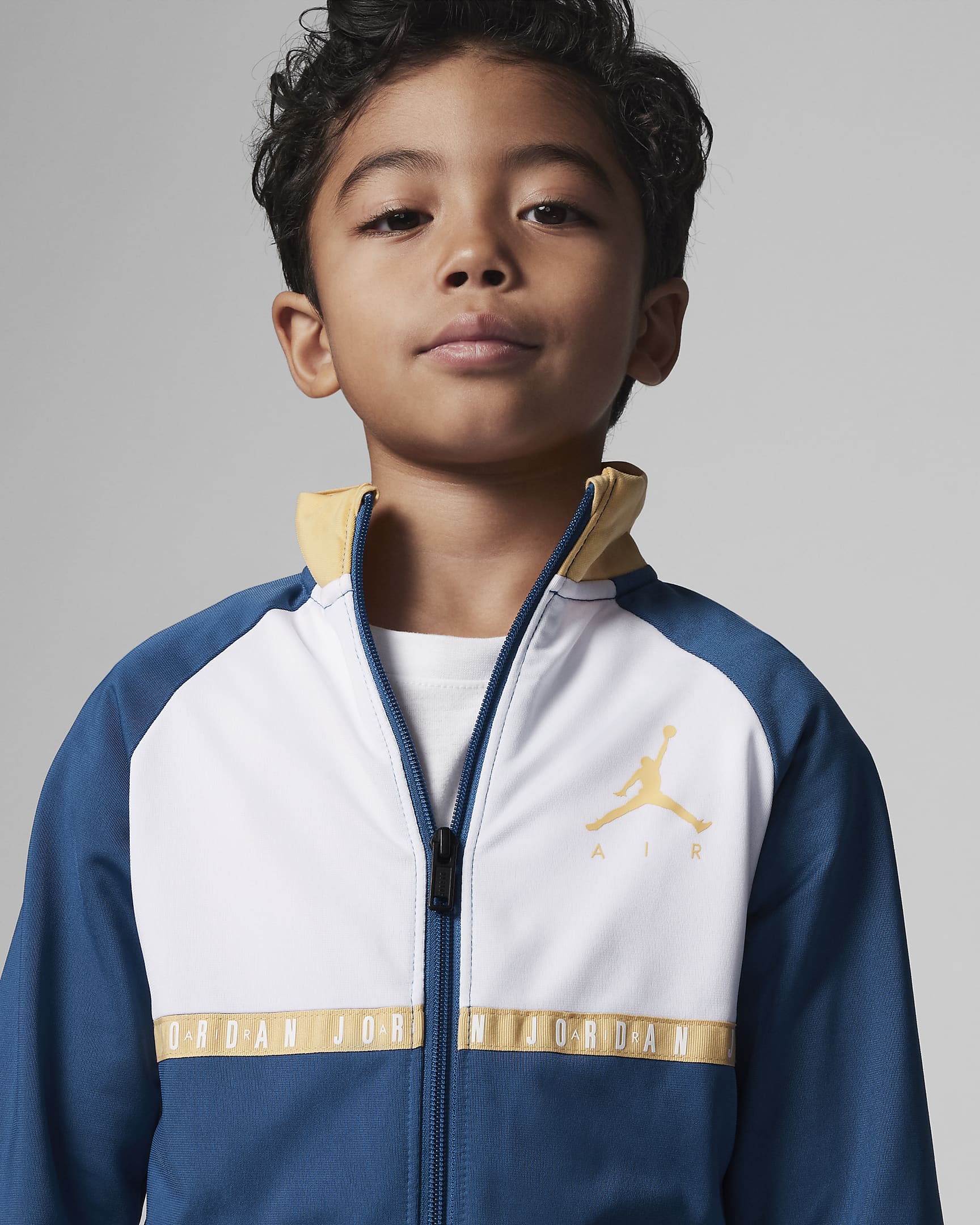Jordan Little Kids' Tracksuit Set. Nike.com