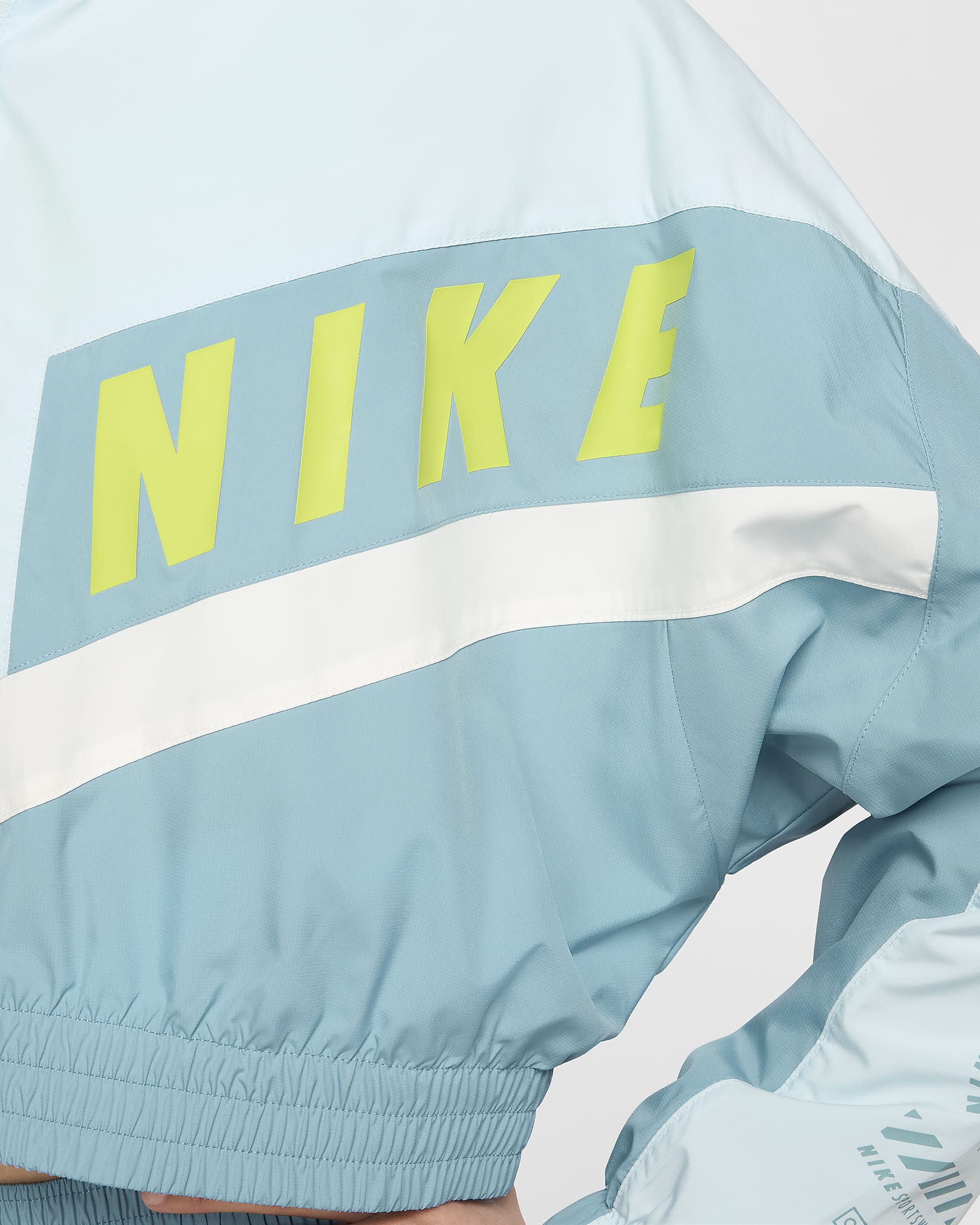 Nike Sportswear Women's Woven Jacket - Glacier Blue/Denim Turquoise/Sail