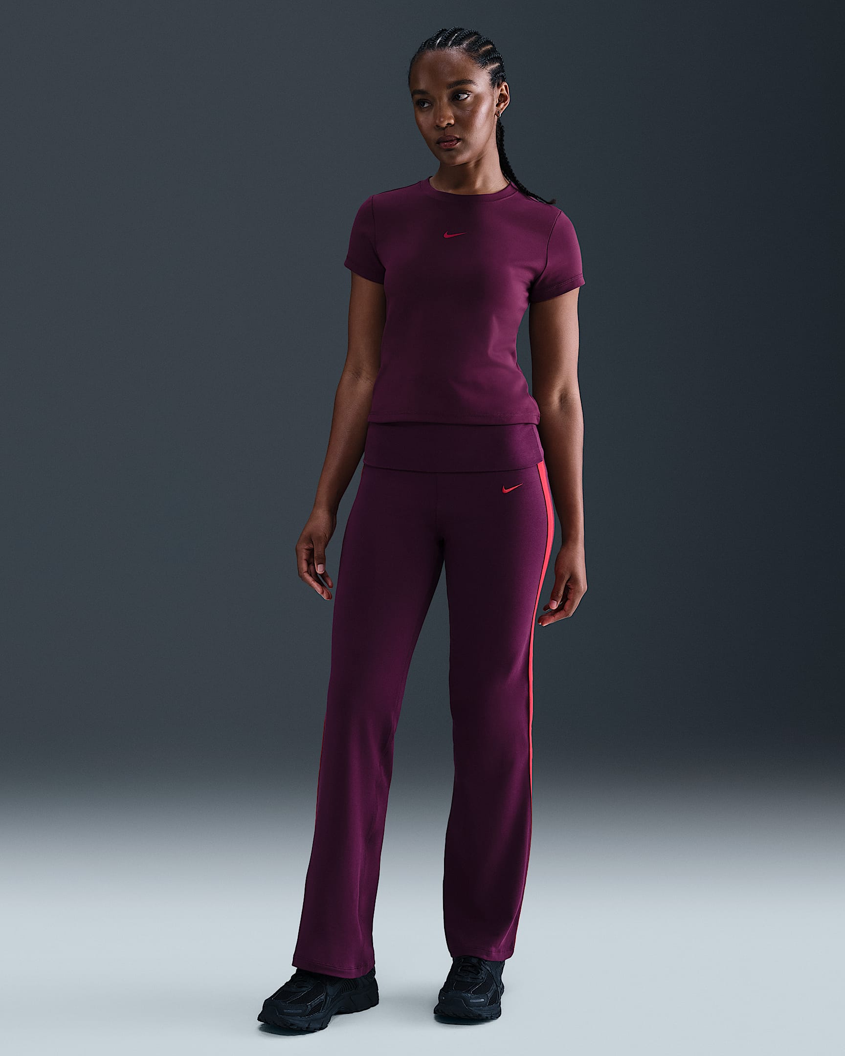 Nike Sportswear Women's High-Waisted Trousers - Bordeaux/University Red