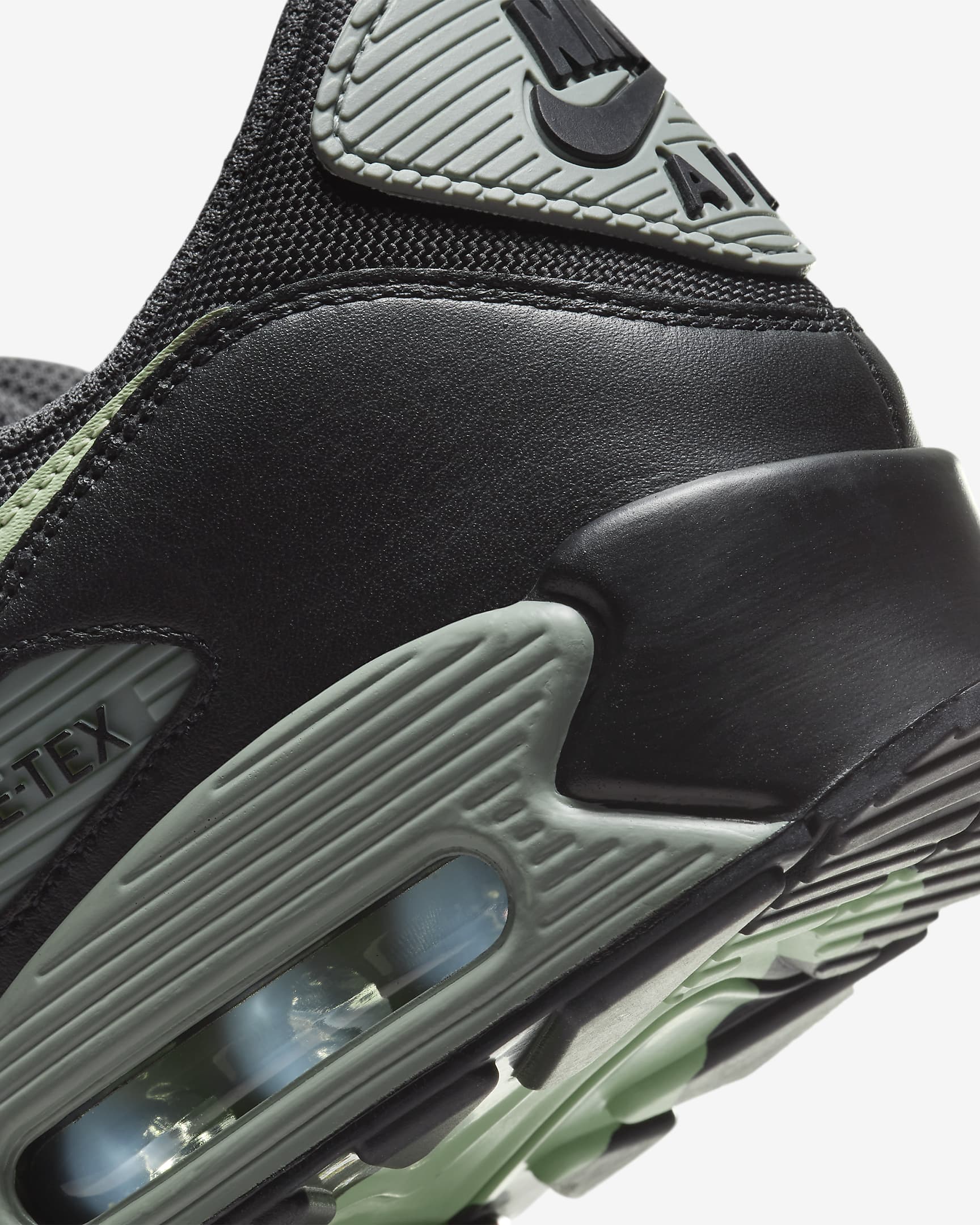 Nike Air Max 90 GORE-TEX Men's Winterized Shoes - Black/Anthracite/Mica Green/Honeydew