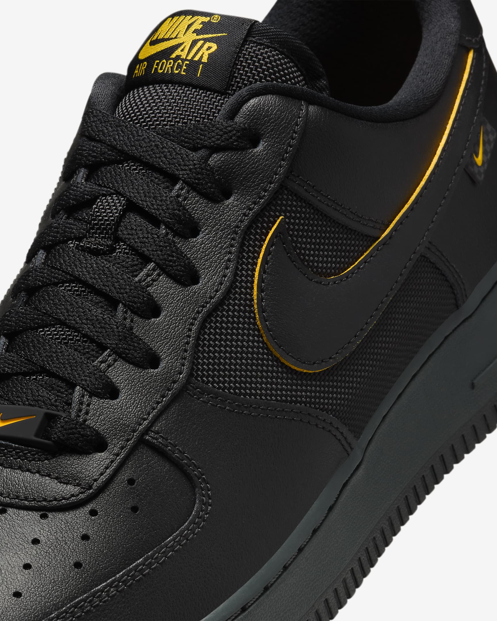 nike air force 07 gold