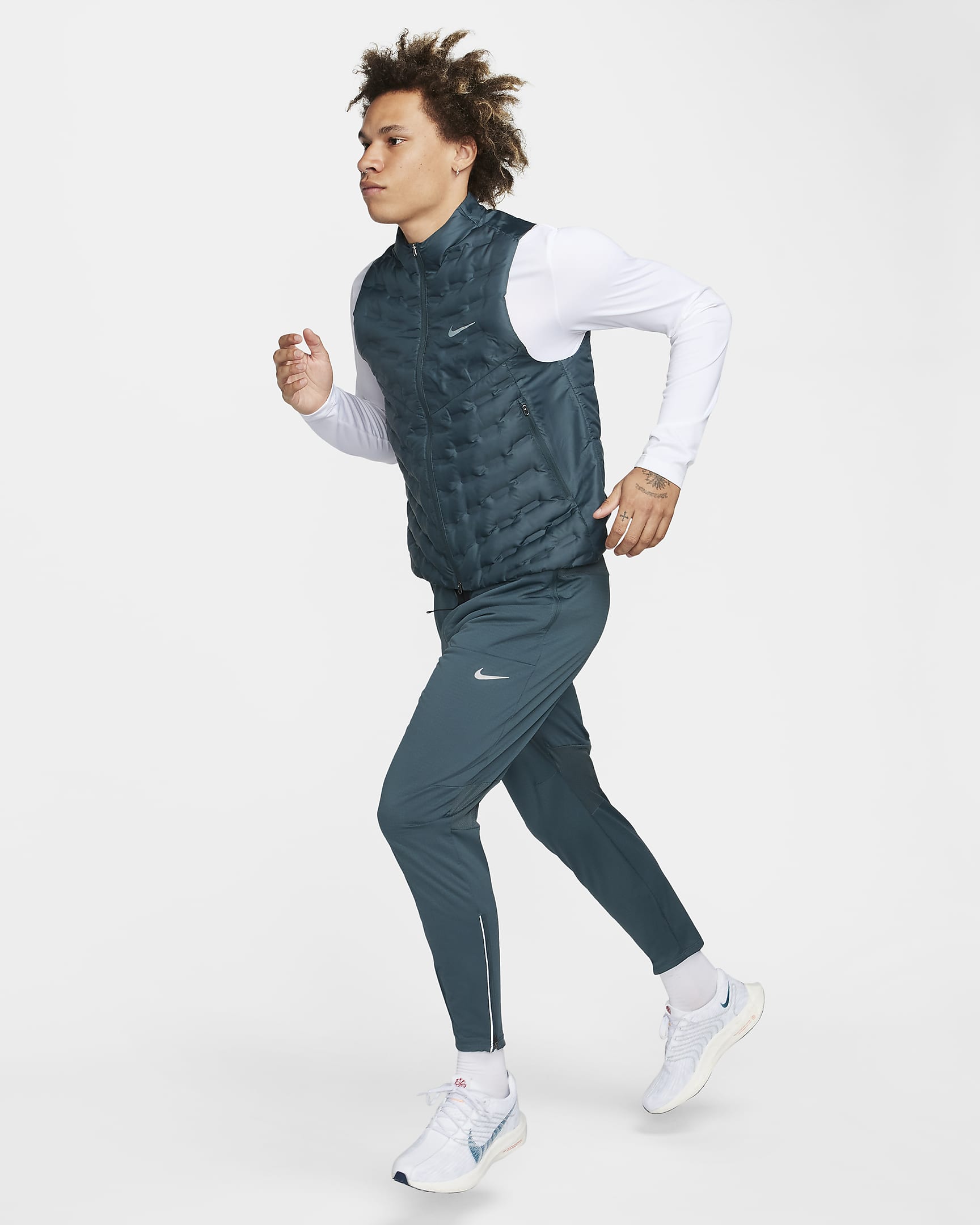 Nike Therma-FIT ADV Repel AeroLoft Men's Down Running Gilet. Nike LU