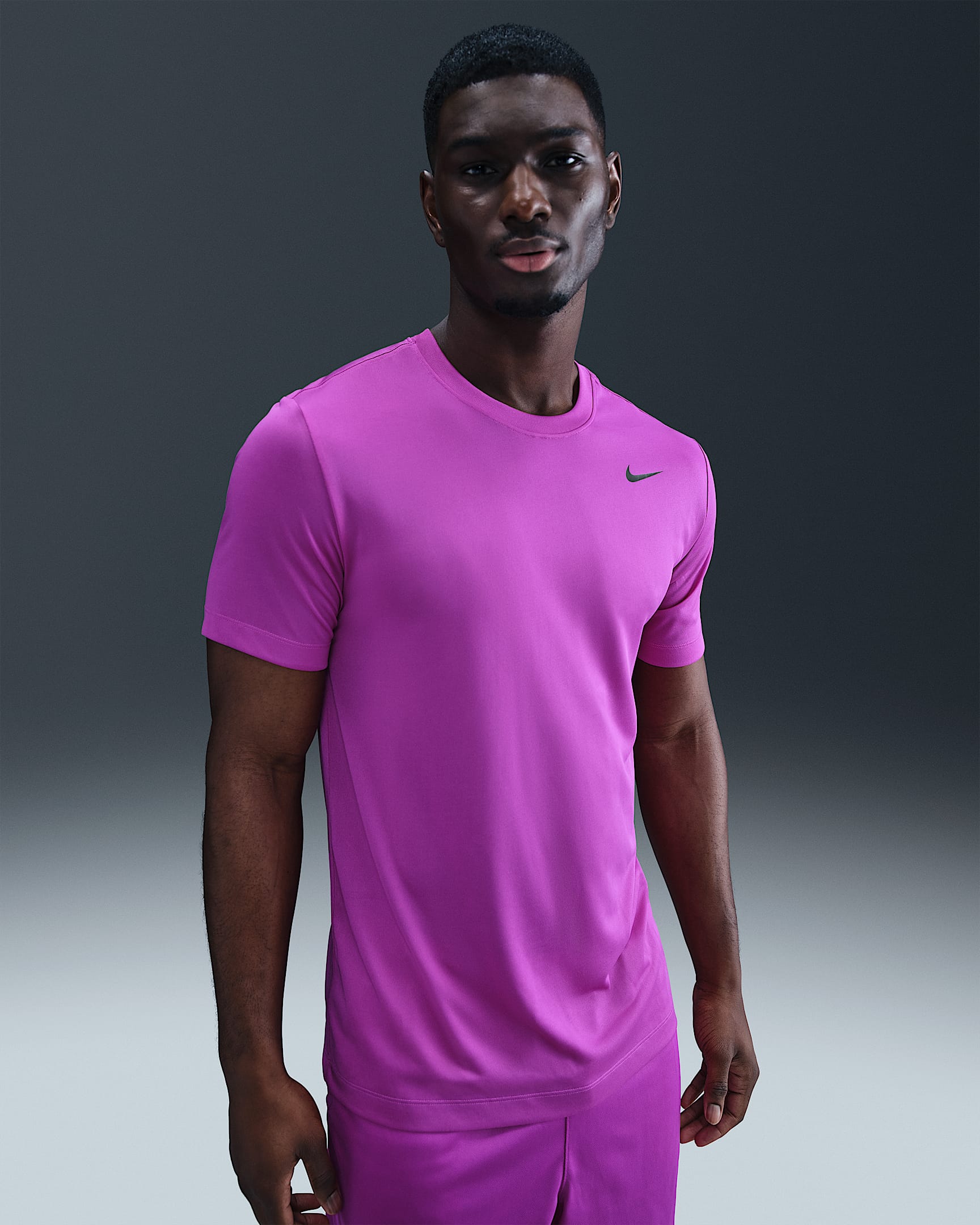 Playera de fitness para hombre Nike Dri-FIT Legend - Morado vivo/Negro