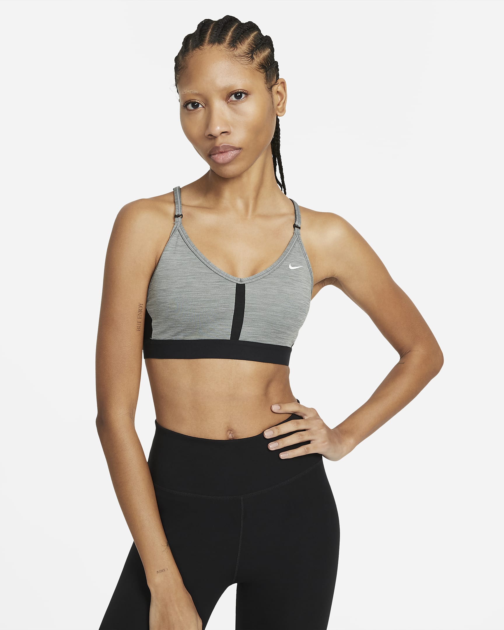 Bra deportivo de baja sujeción acolchado con cuello en V para mujer Nike Indy - Gris humo/Puro/Negro/Blanco