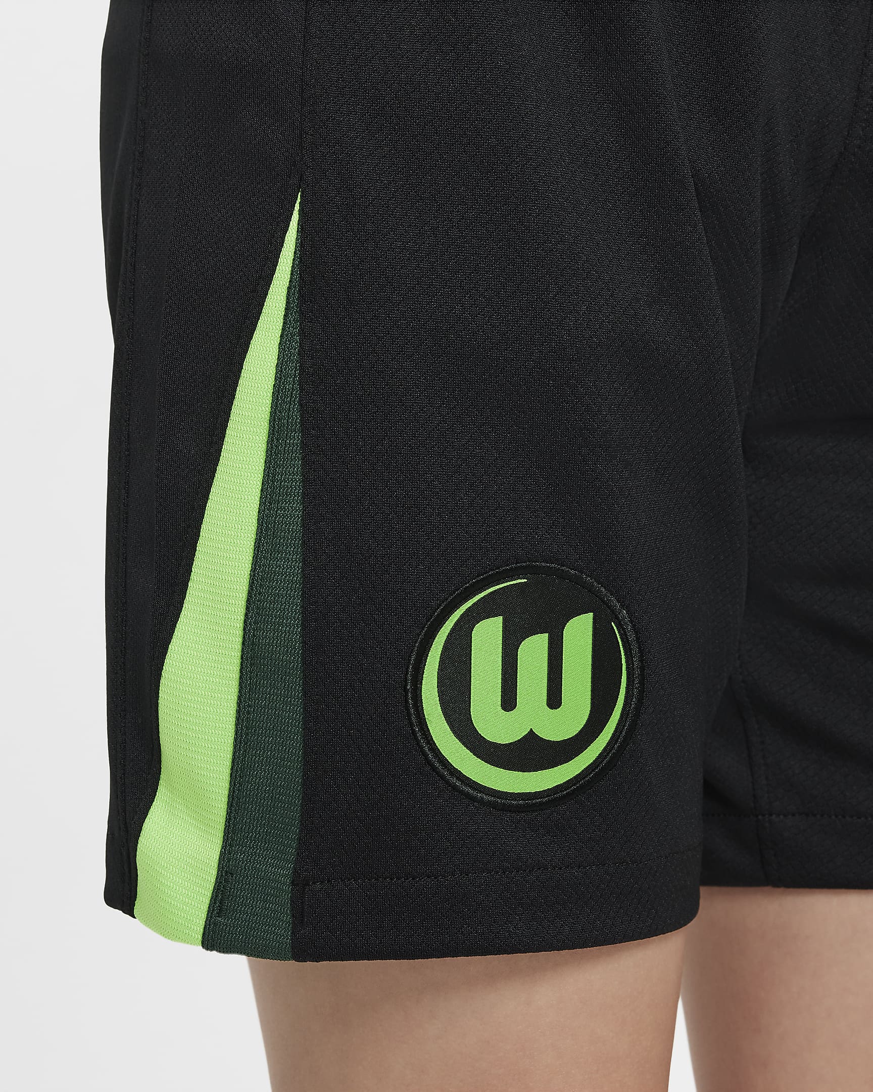 Primera i segona equipació Stadium VfL Wolfsburg 2024/25 Pantalons curts de futbol de rèplica Nike Dri-FIT - Nen/a - Negre/Pro Green/Sub Lime