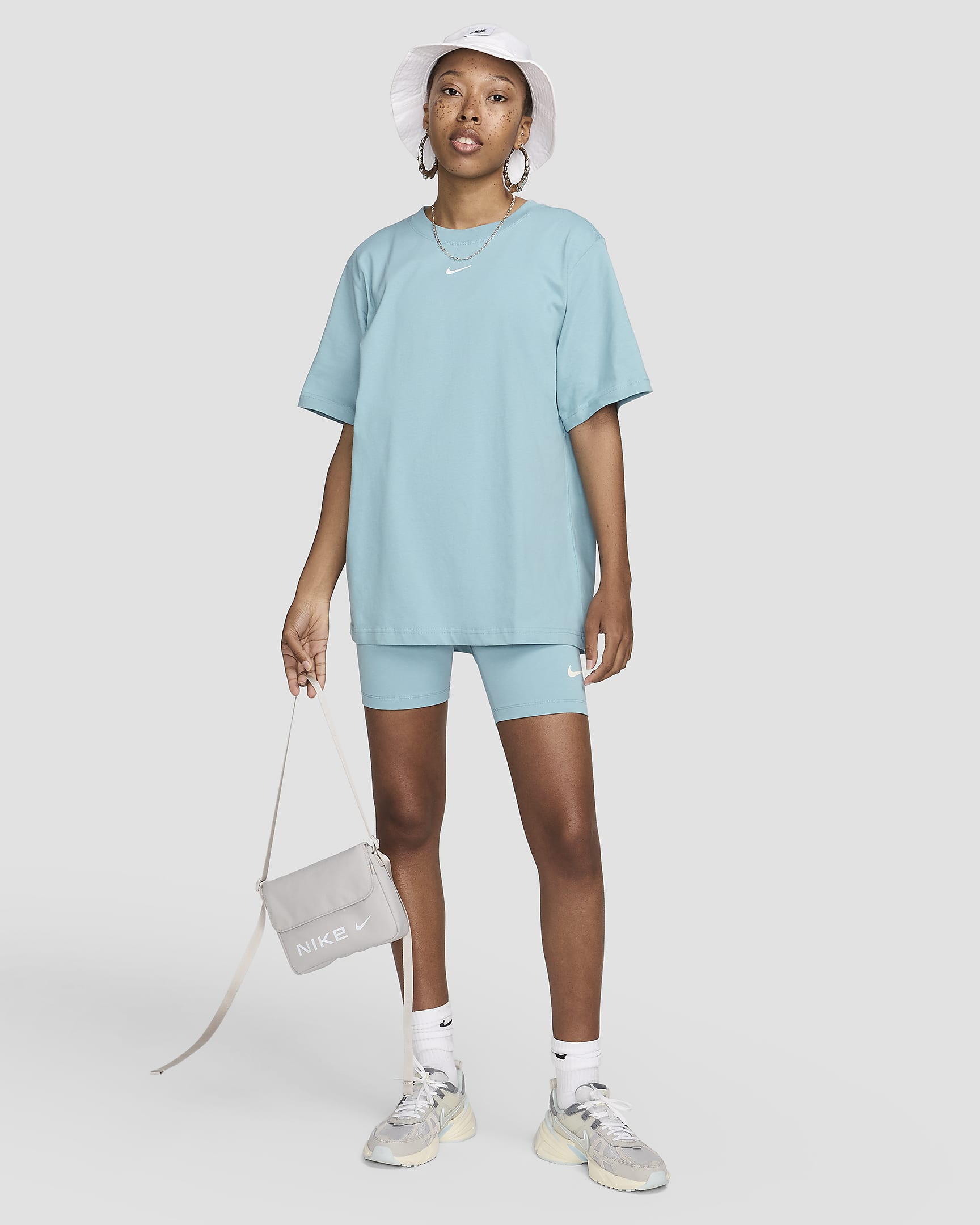 T-shirt Nike Sportswear Essential pour Femme - Denim Turquoise/Blanc