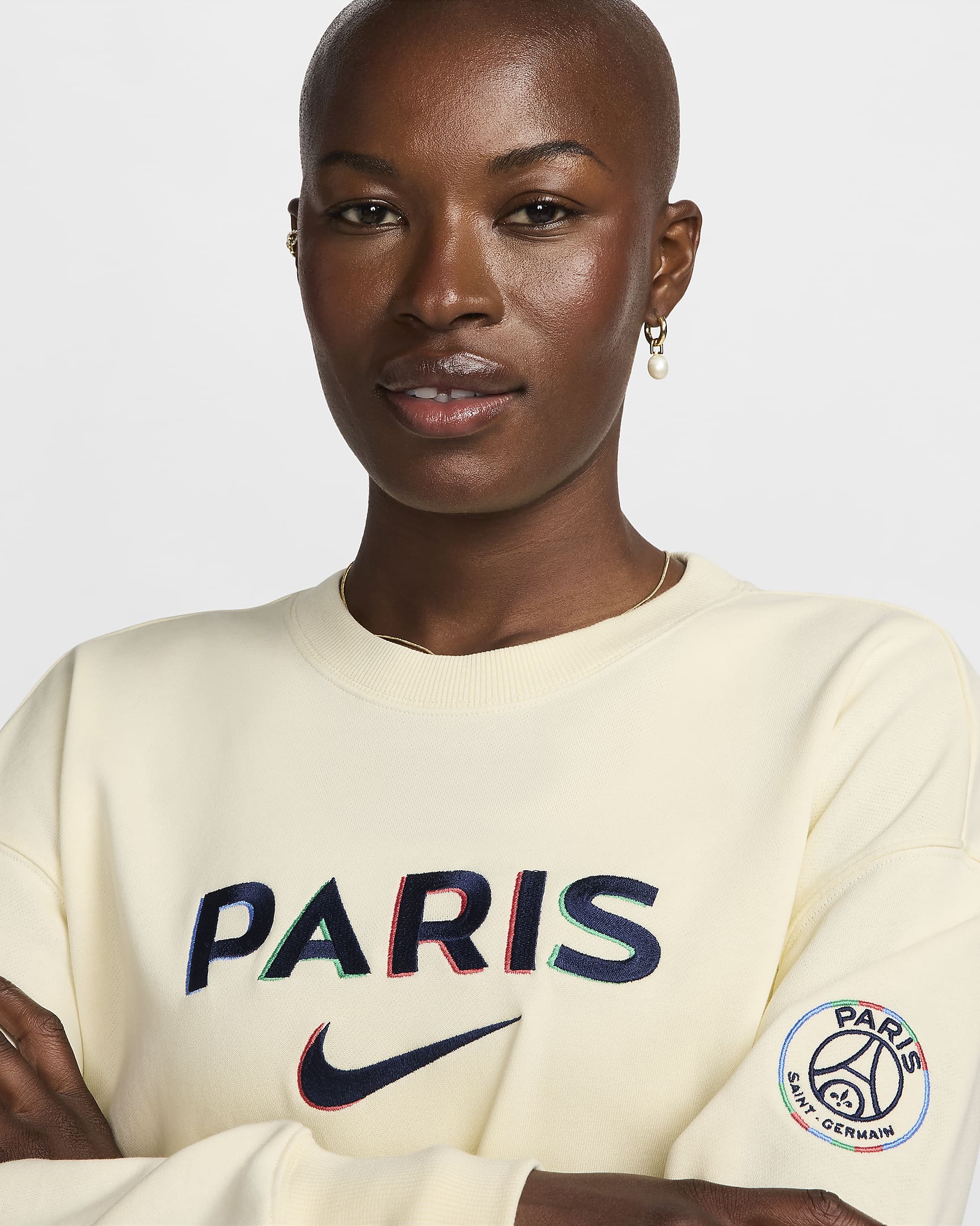 Phoenix Fleece París Saint-Germain Dessuadora de futbol oversized de coll rodó Nike - Dona - Coconut Milk