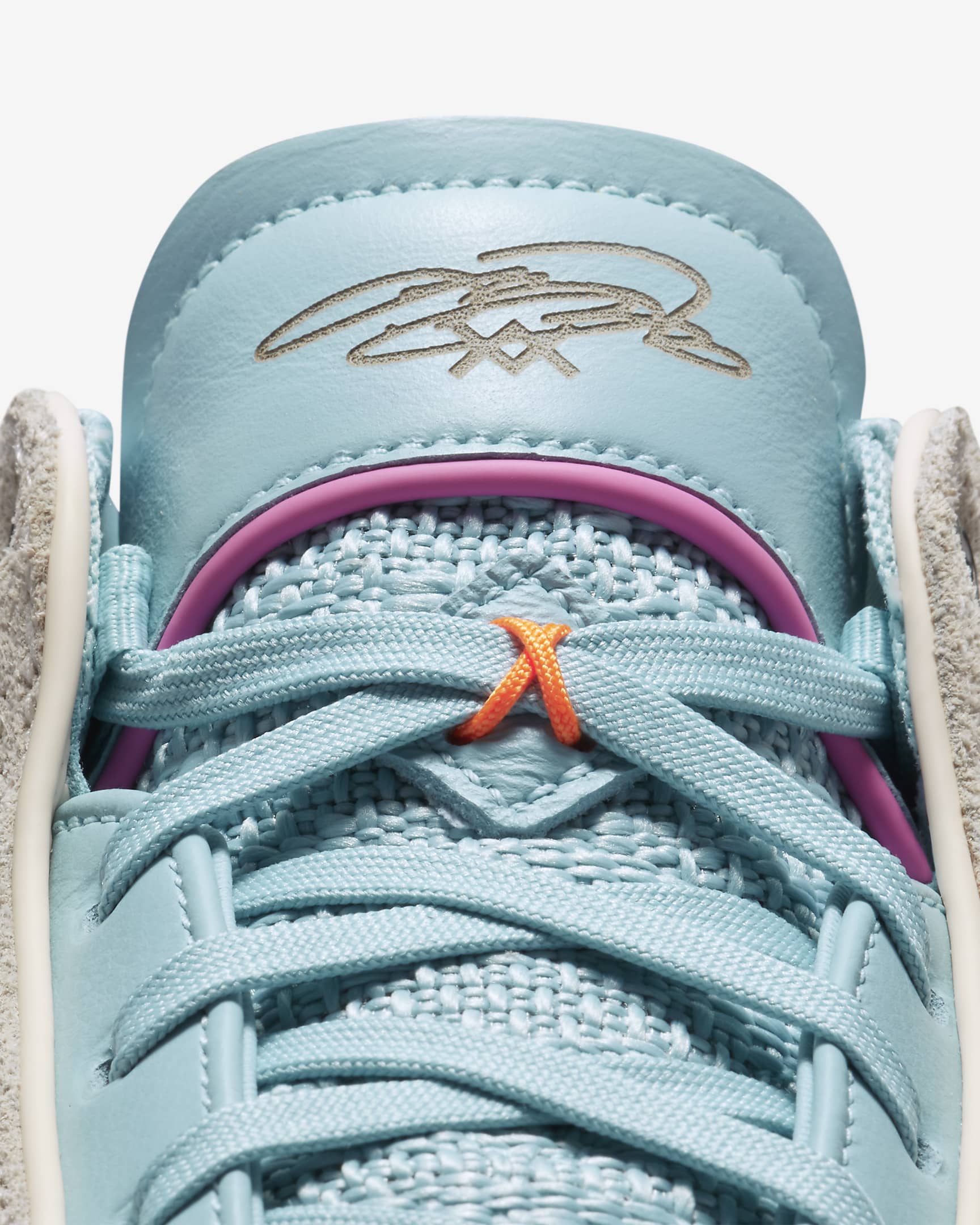 LeBron XX EP Basketball Shoes. Nike PH