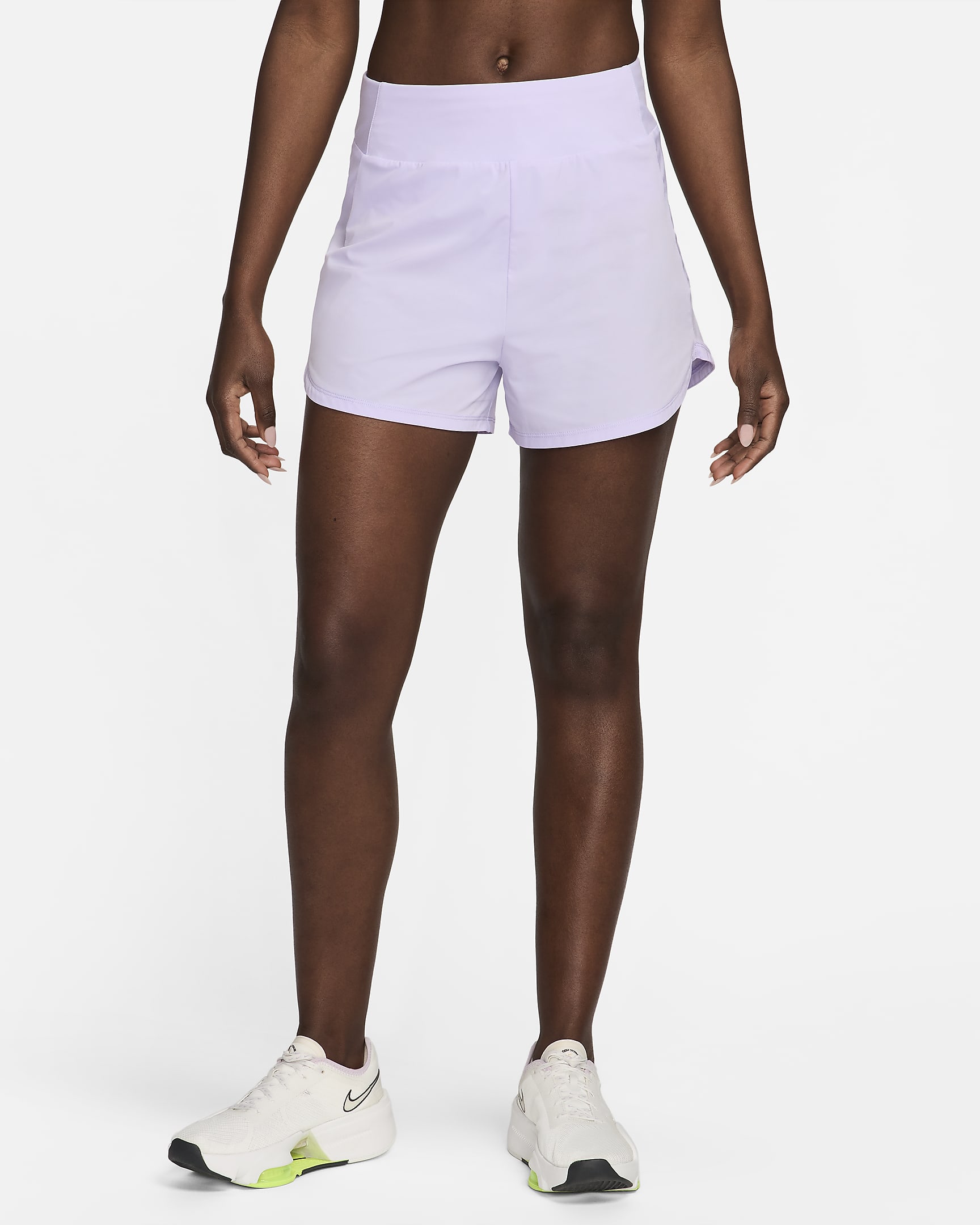 Nike Bliss treningsshorts med Dri-FIT, høyt liv og innershorts til dame (8 cm) - Lilac Bloom