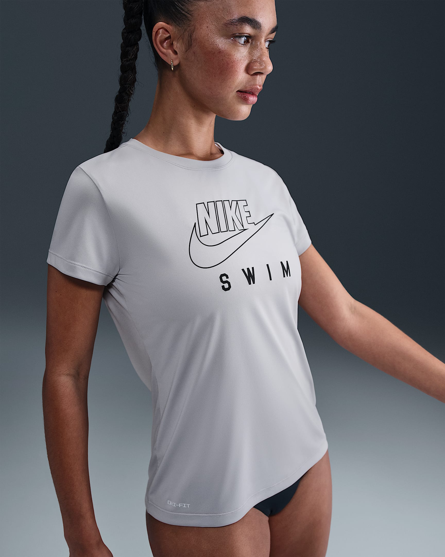 Playera de manga corta para mujer Nike Swim Swoosh Hydroguard - Gris humo claro