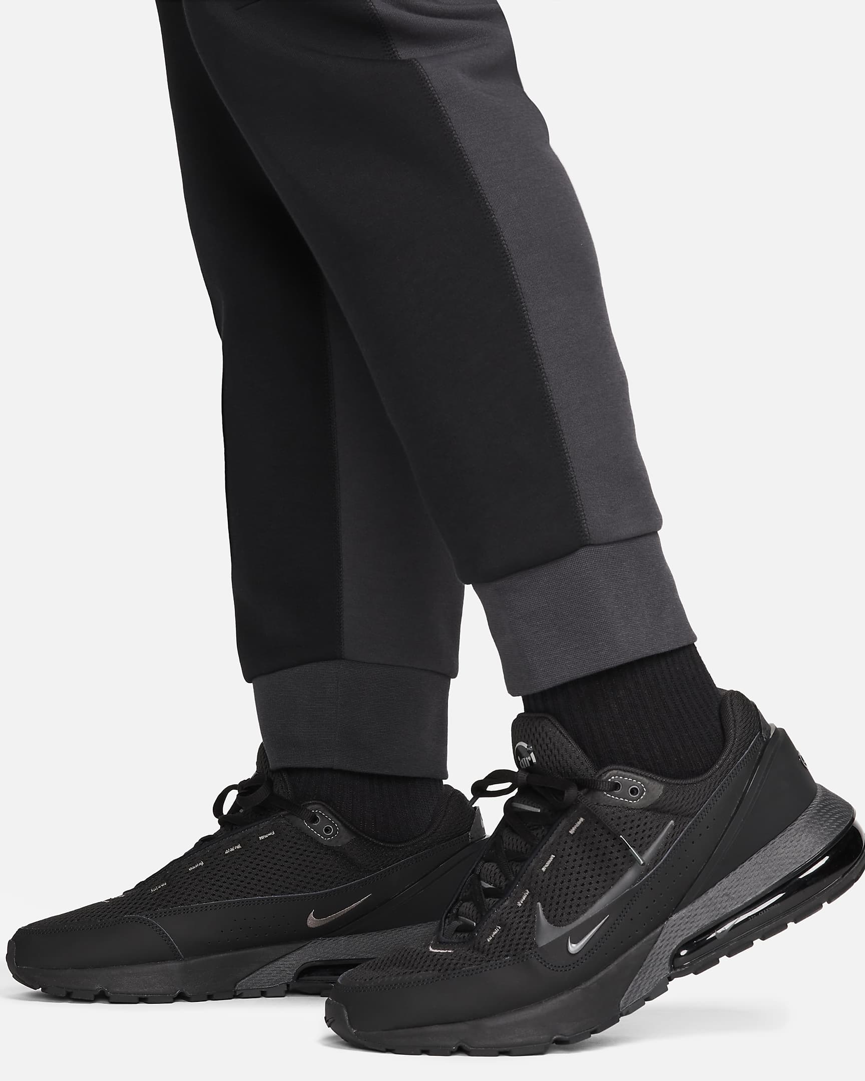 Pantalon de jogging Nike Sportswear Tech Fleece pour homme - Noir/Dark Smoke Grey/Light Crimson