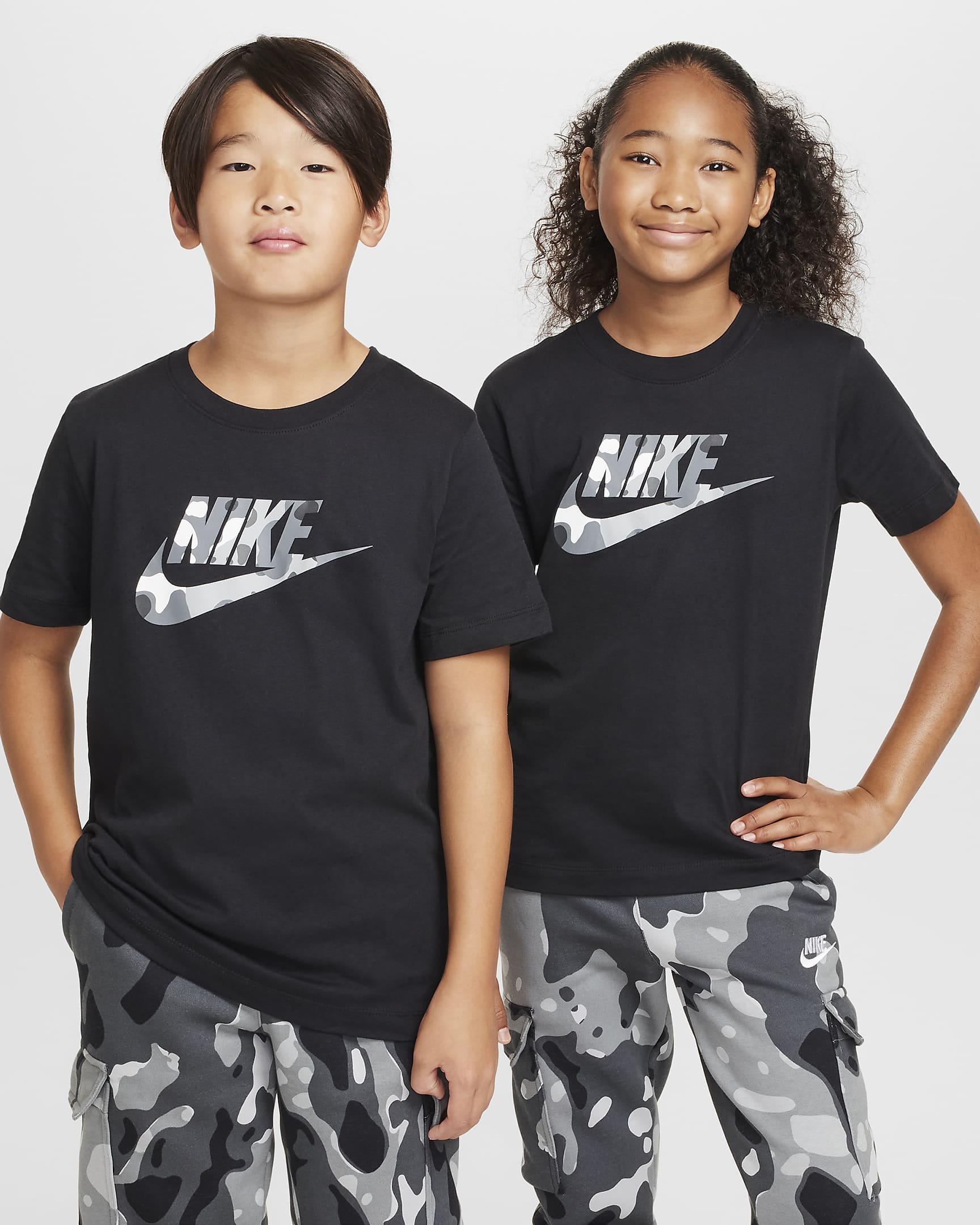 Nike Sportswear Older Kids' T-Shirt - Black