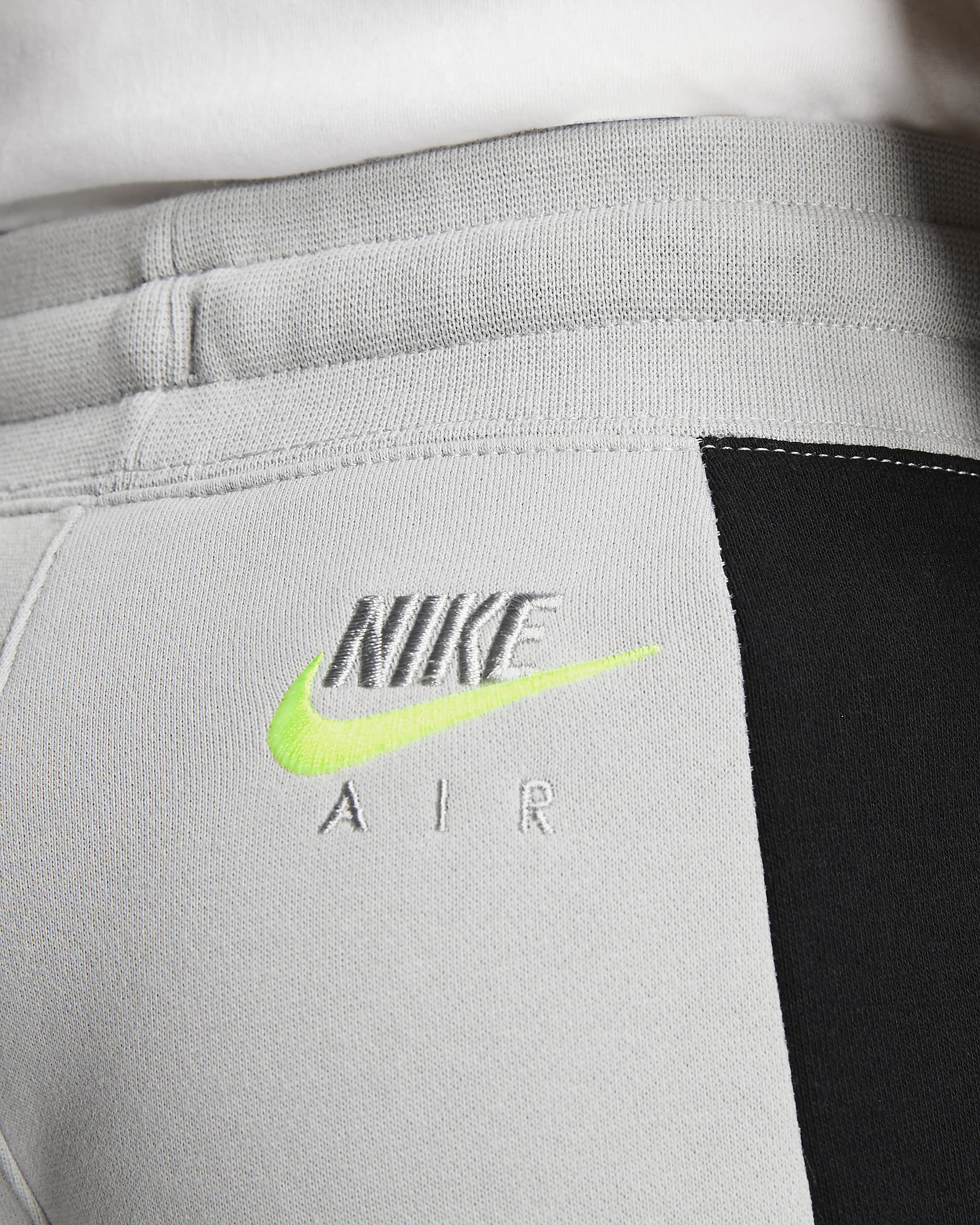 Nike Air Older Kids' (Boys') Trousers. Nike SK