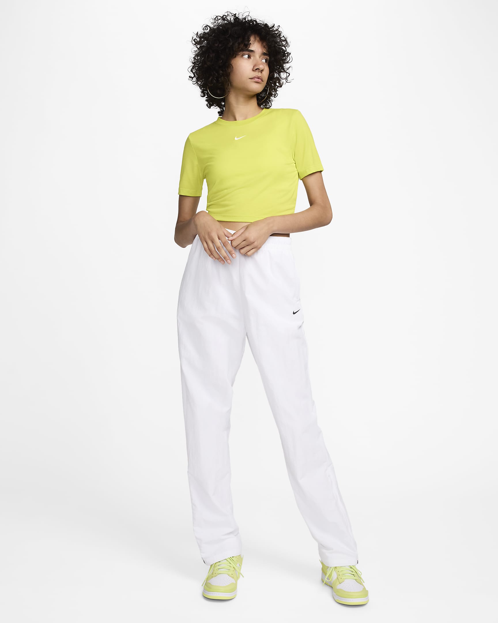 Playera slim cropped para mujer Nike Sportswear Essential - Cactus brillante/Blanco