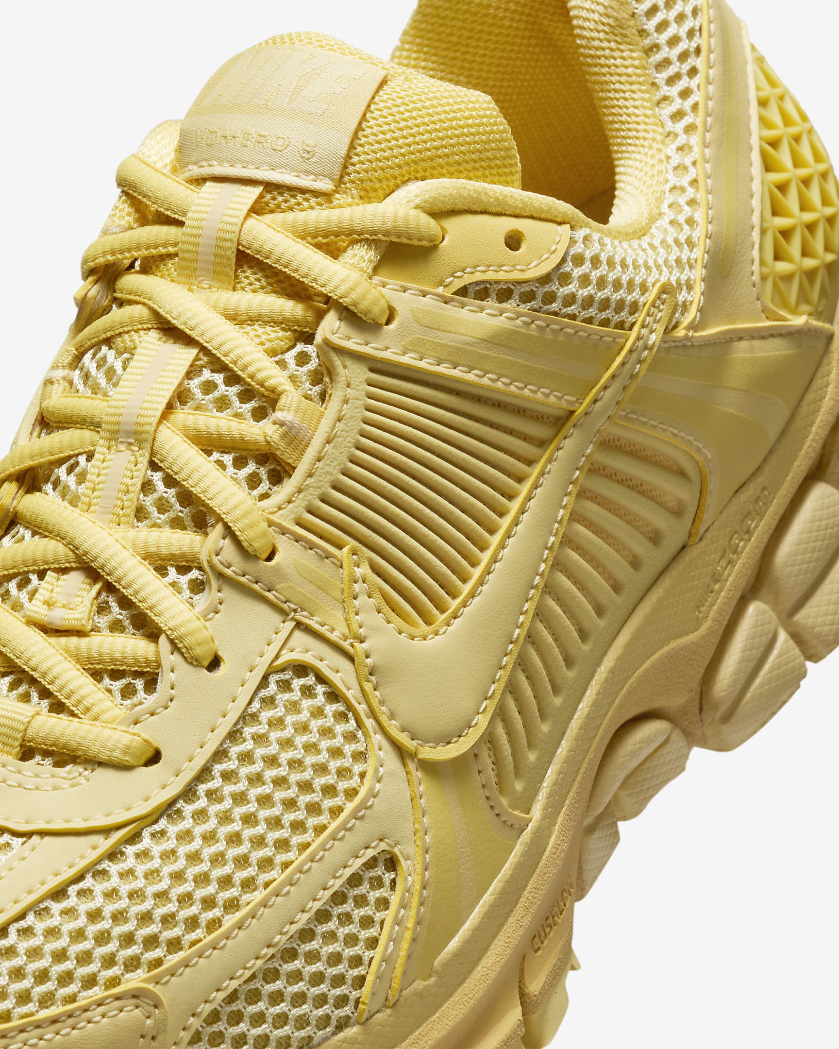 Nike Zoom Vomero 5 Women's Shoes - Saturn Gold/Lemon Wash