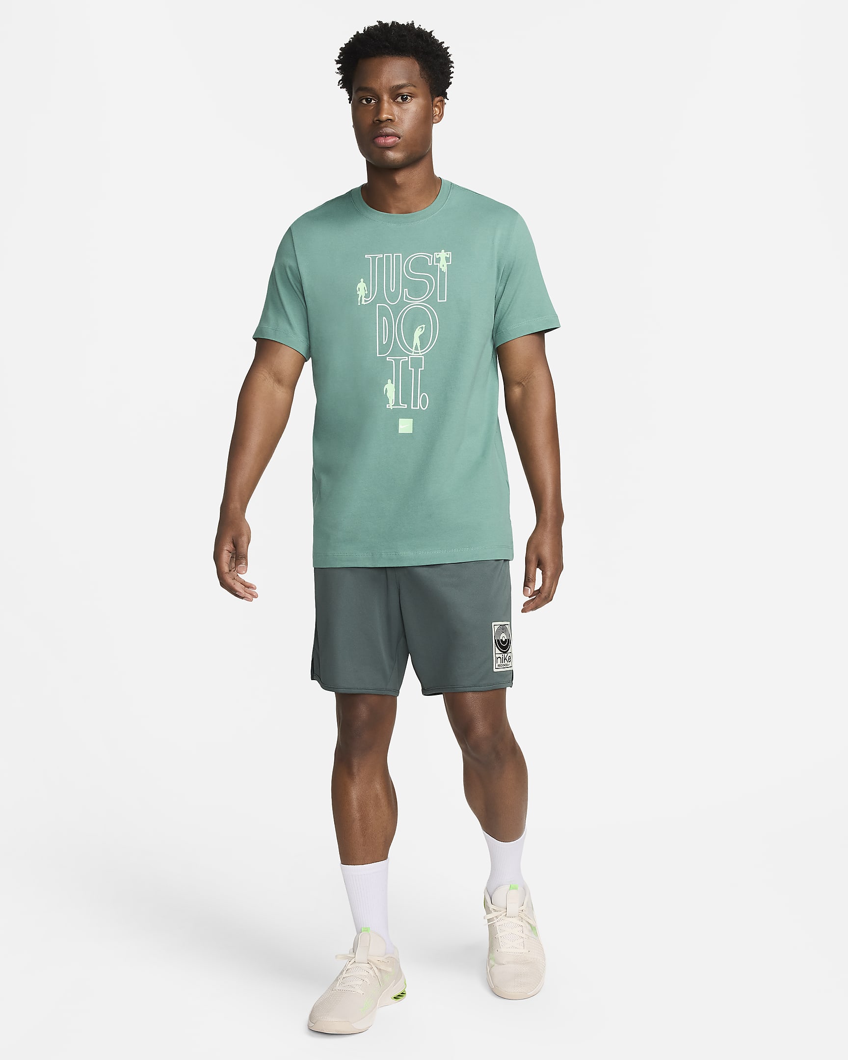 Nike Men's Fitness T-Shirt. Nike UK