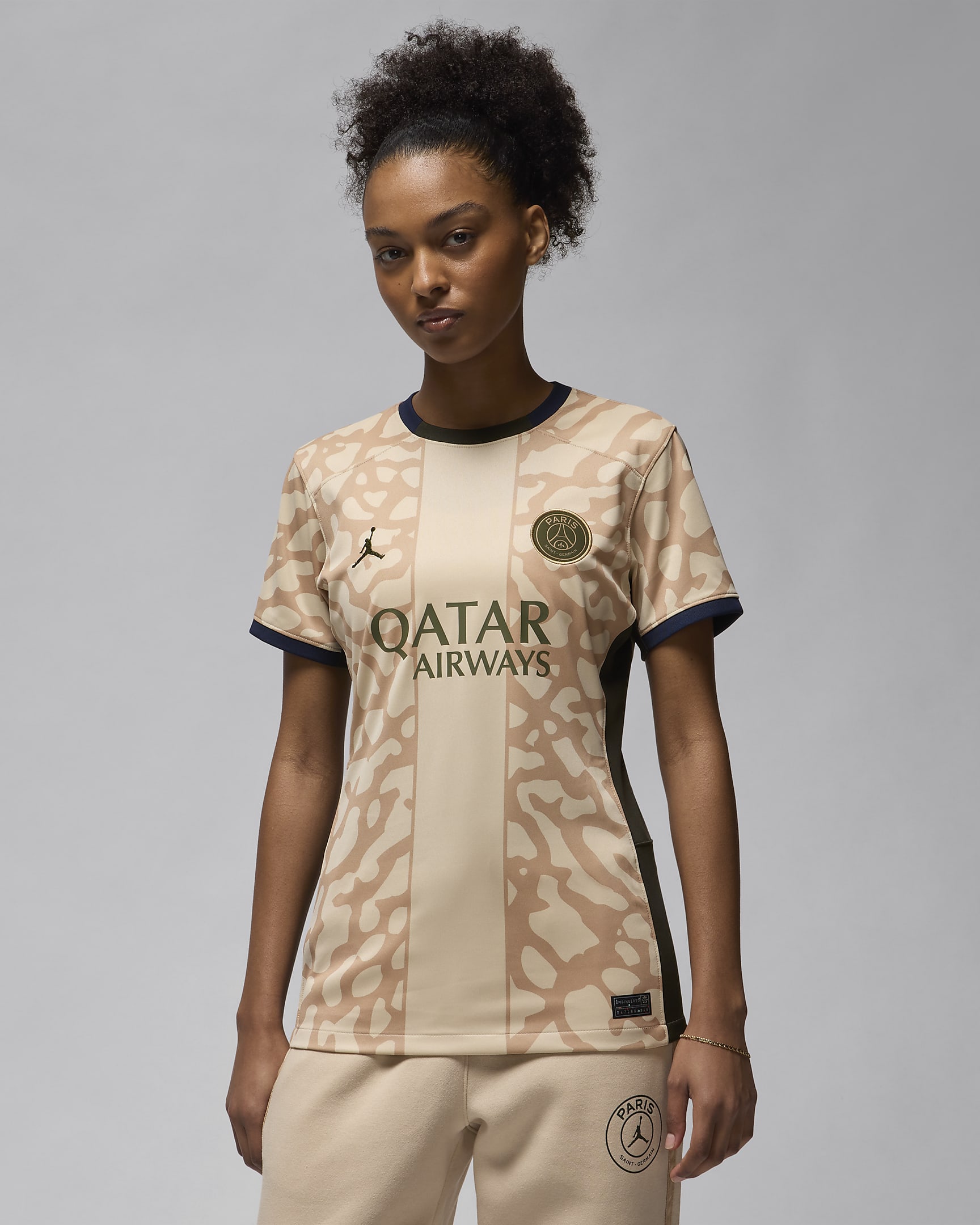 Quarta equipació Stadium París Saint-Germain 2023/24 Samarreta Jordan Dri-FIT rèplica de futbol - Dona - Hemp/Obsidian/Sequoia/Rough Green