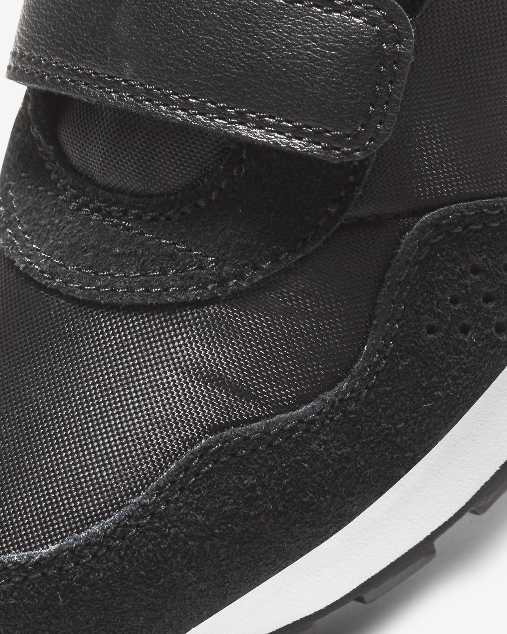 Nike MD Valiant cipő kisebb gyerekeknek - Fekete/Fehér